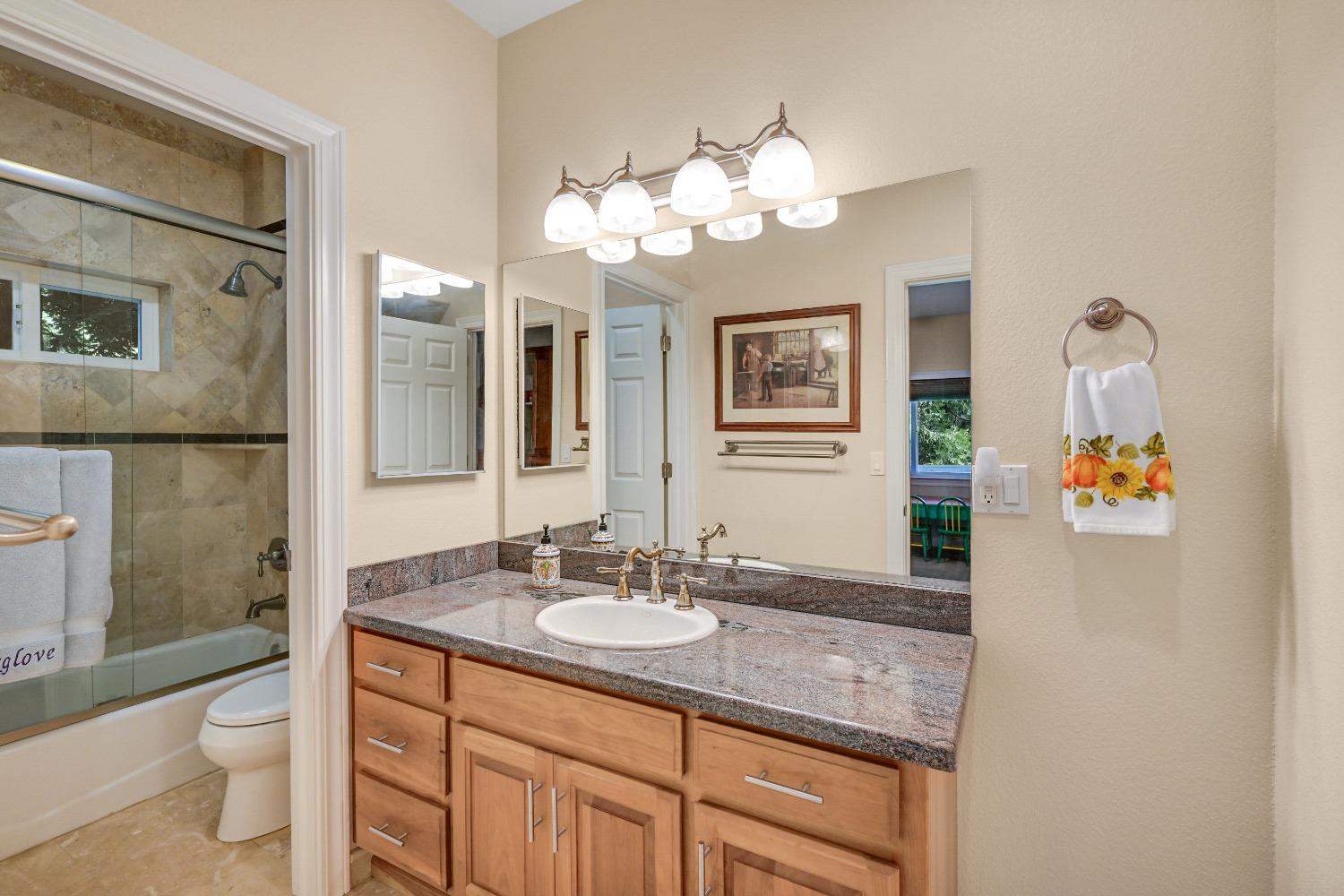 3 Foxglove Court