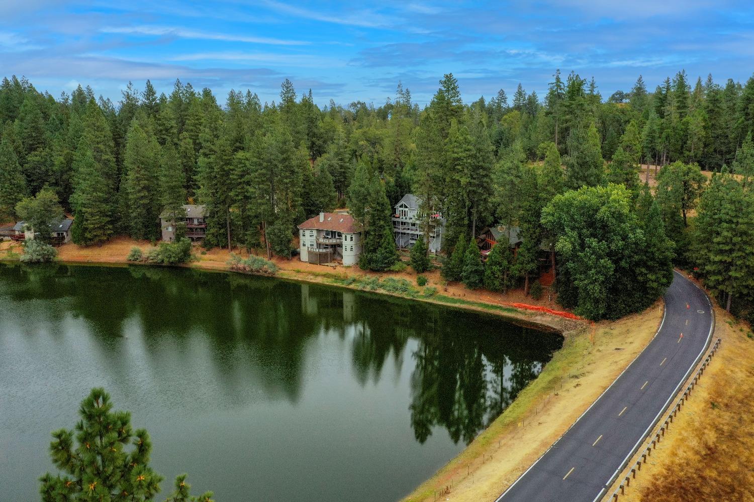 3 Foxglove Court