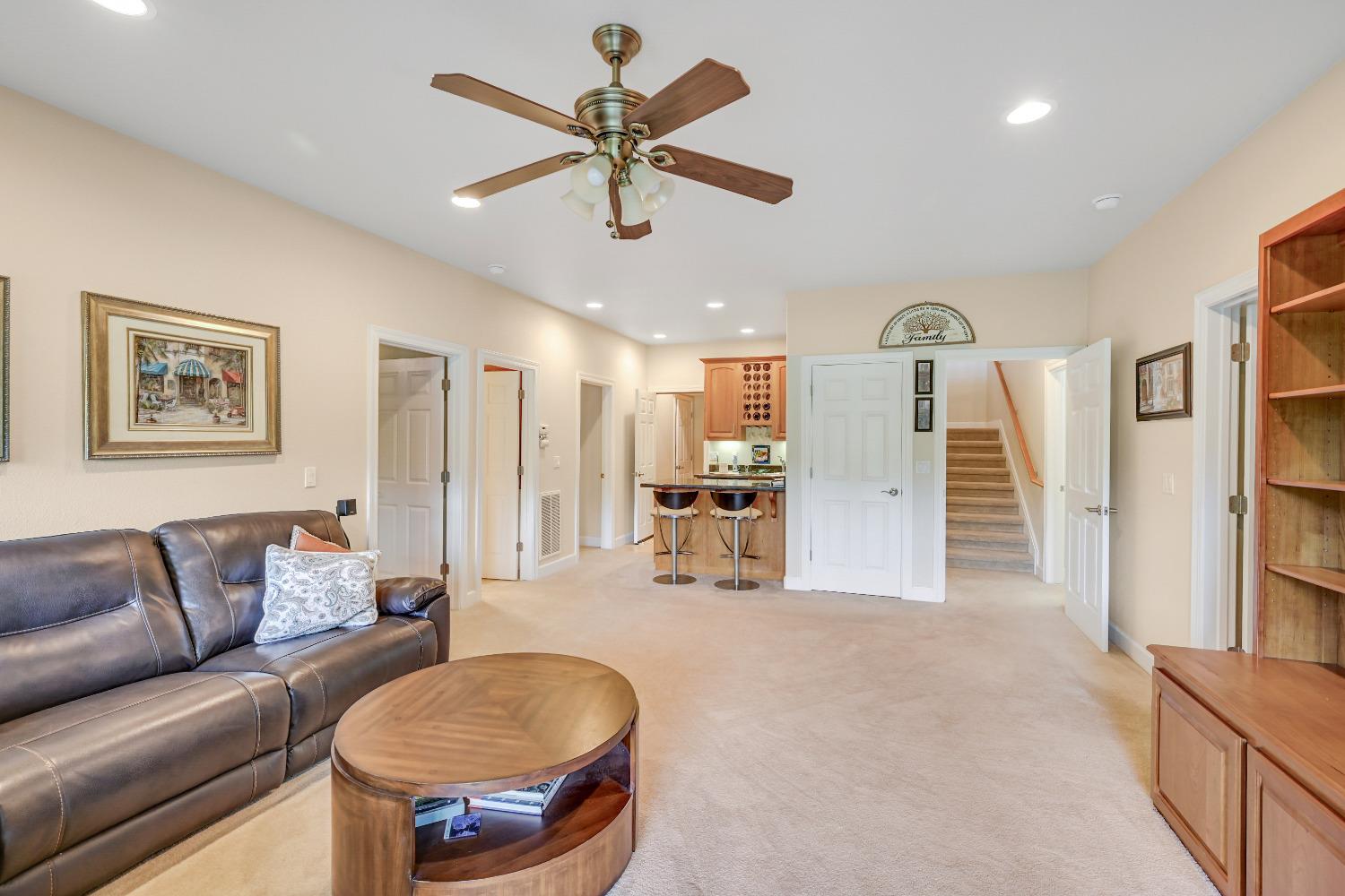3 Foxglove Court