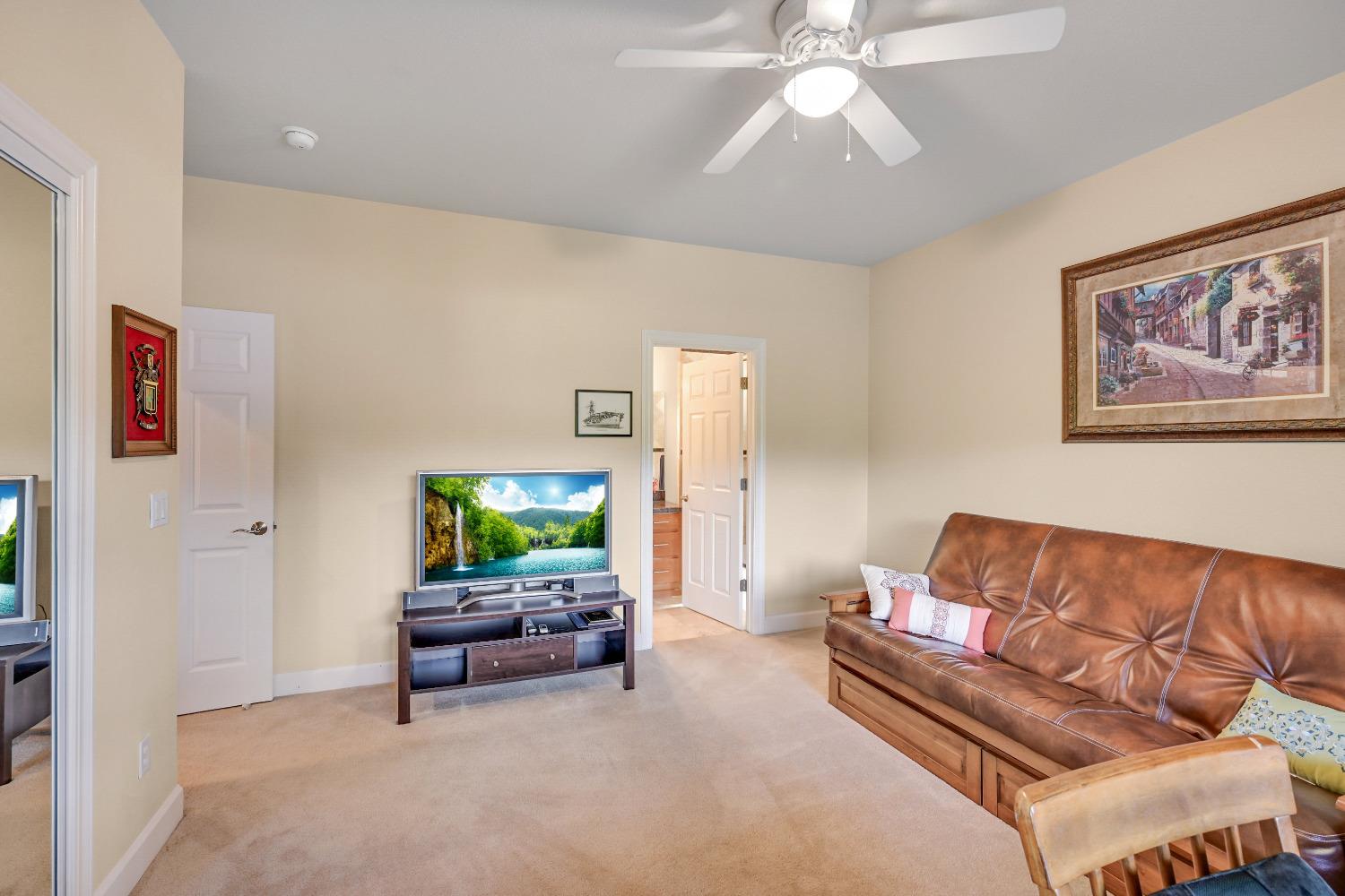 3 Foxglove Court