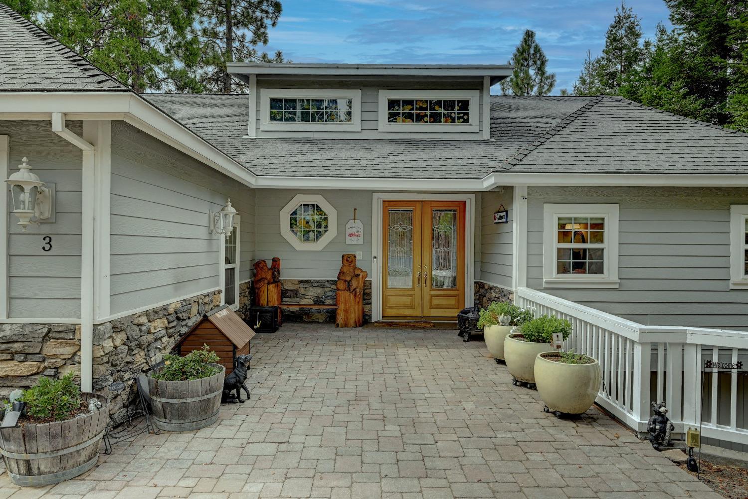 3 Foxglove Court