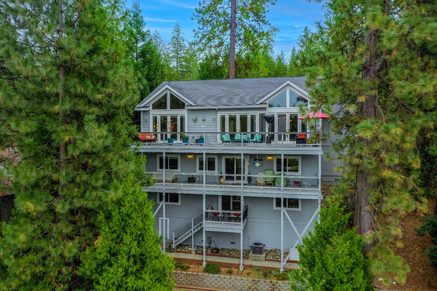 3 Foxglove Court