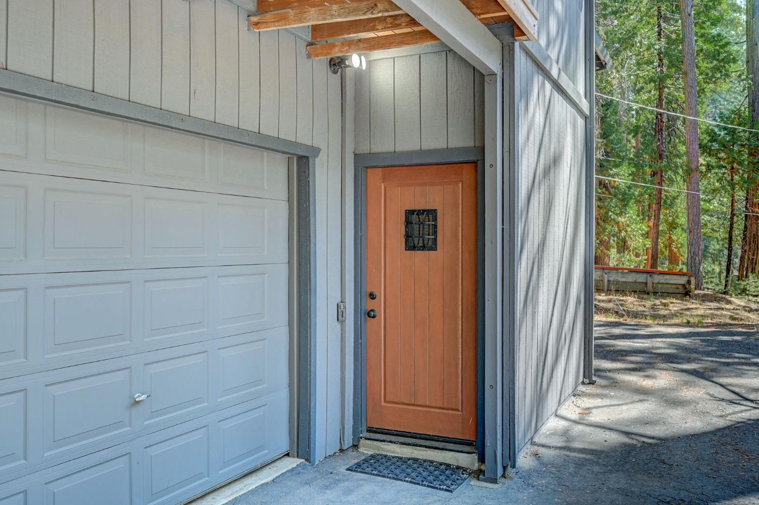 2042 South Sierra View
