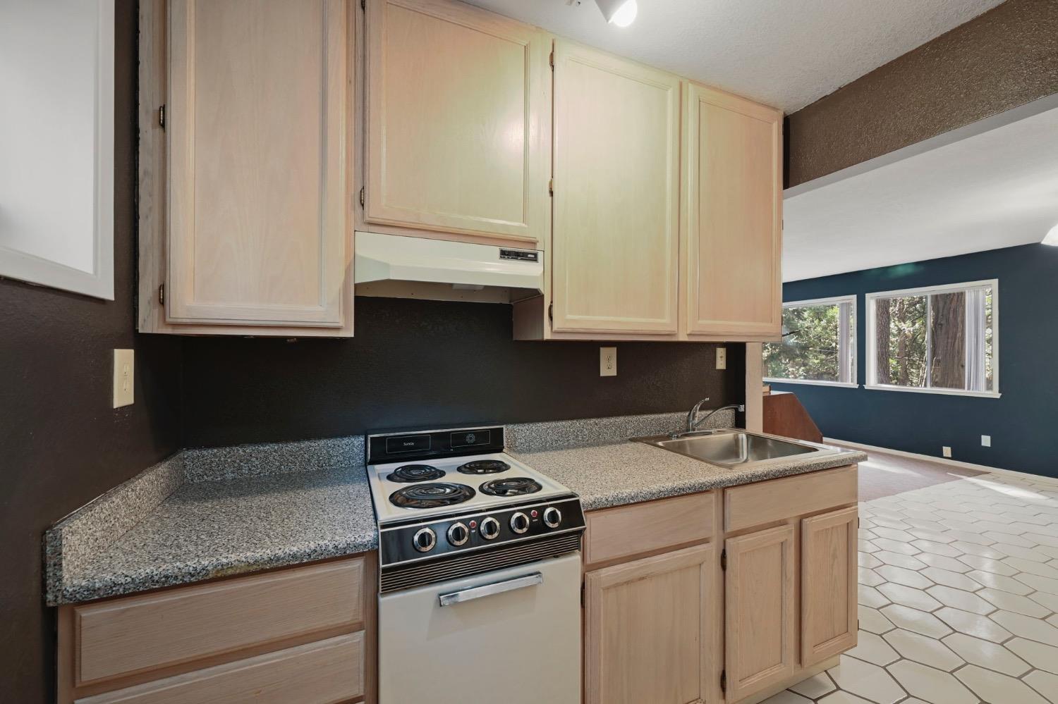 2042 South Sierra View