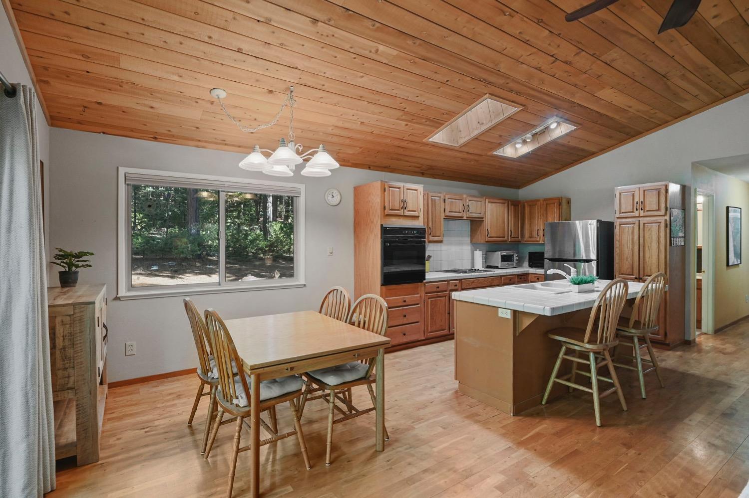 2042 South Sierra View