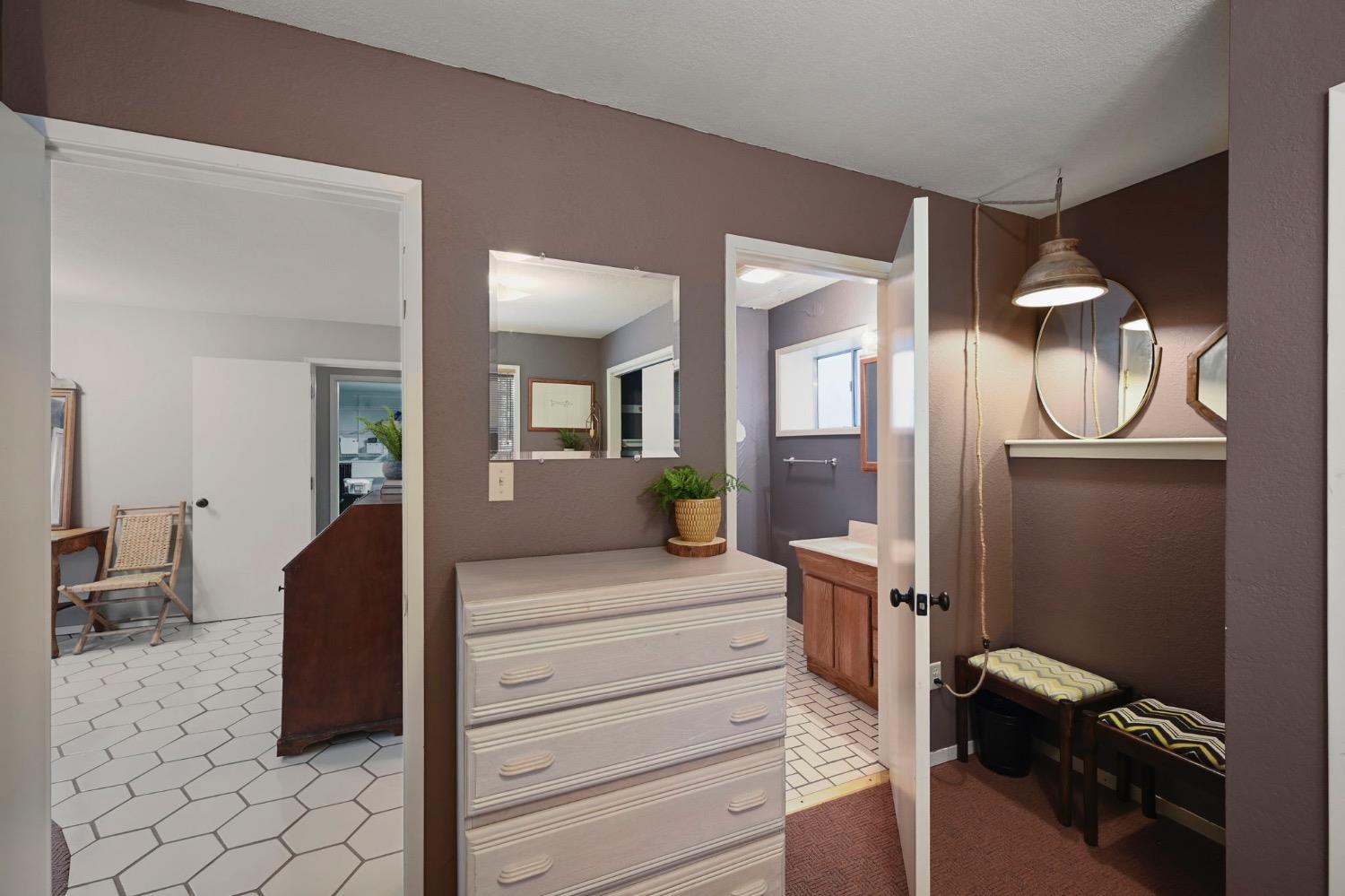 2042 South Sierra View