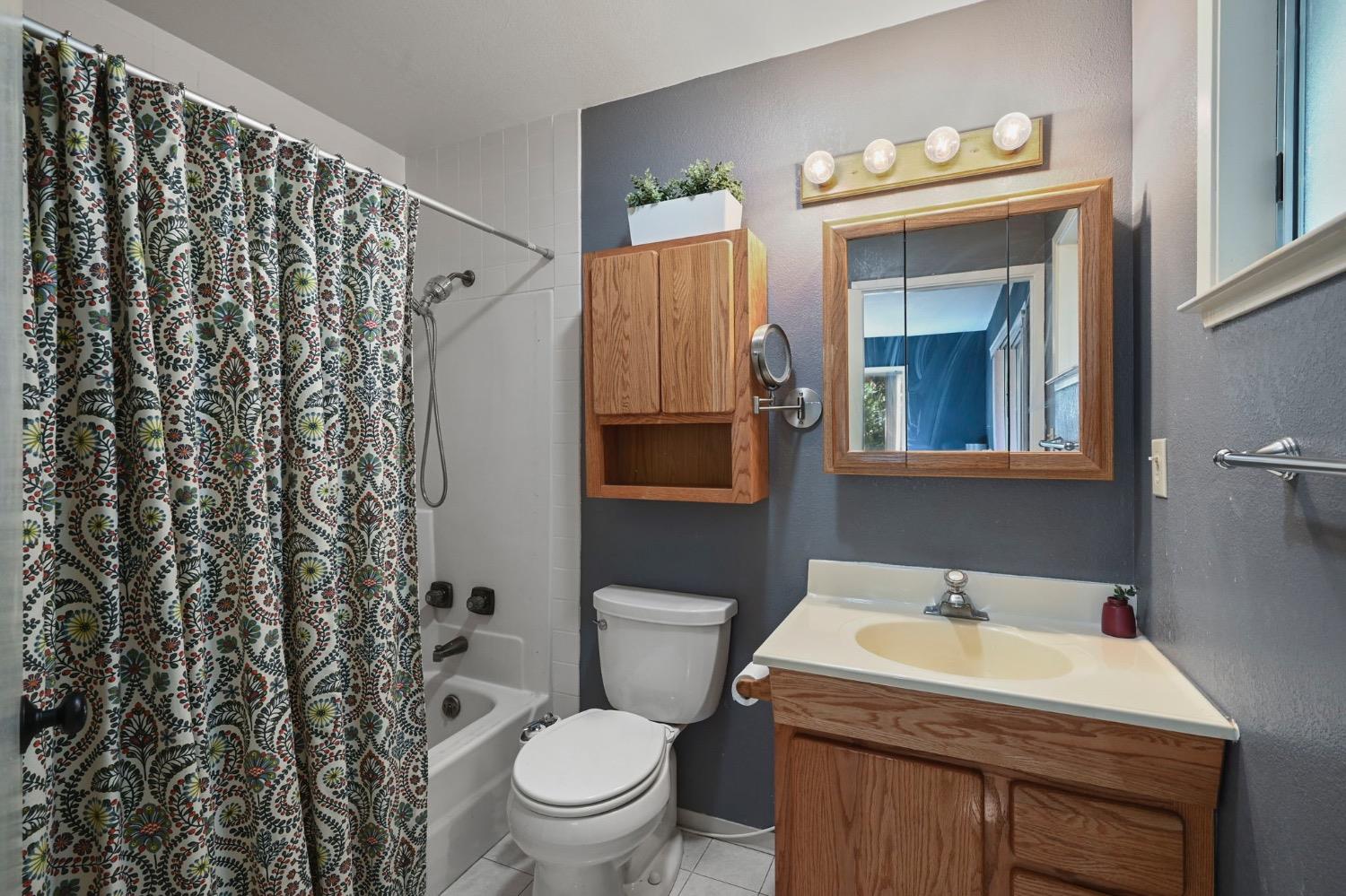 2042 South Sierra View