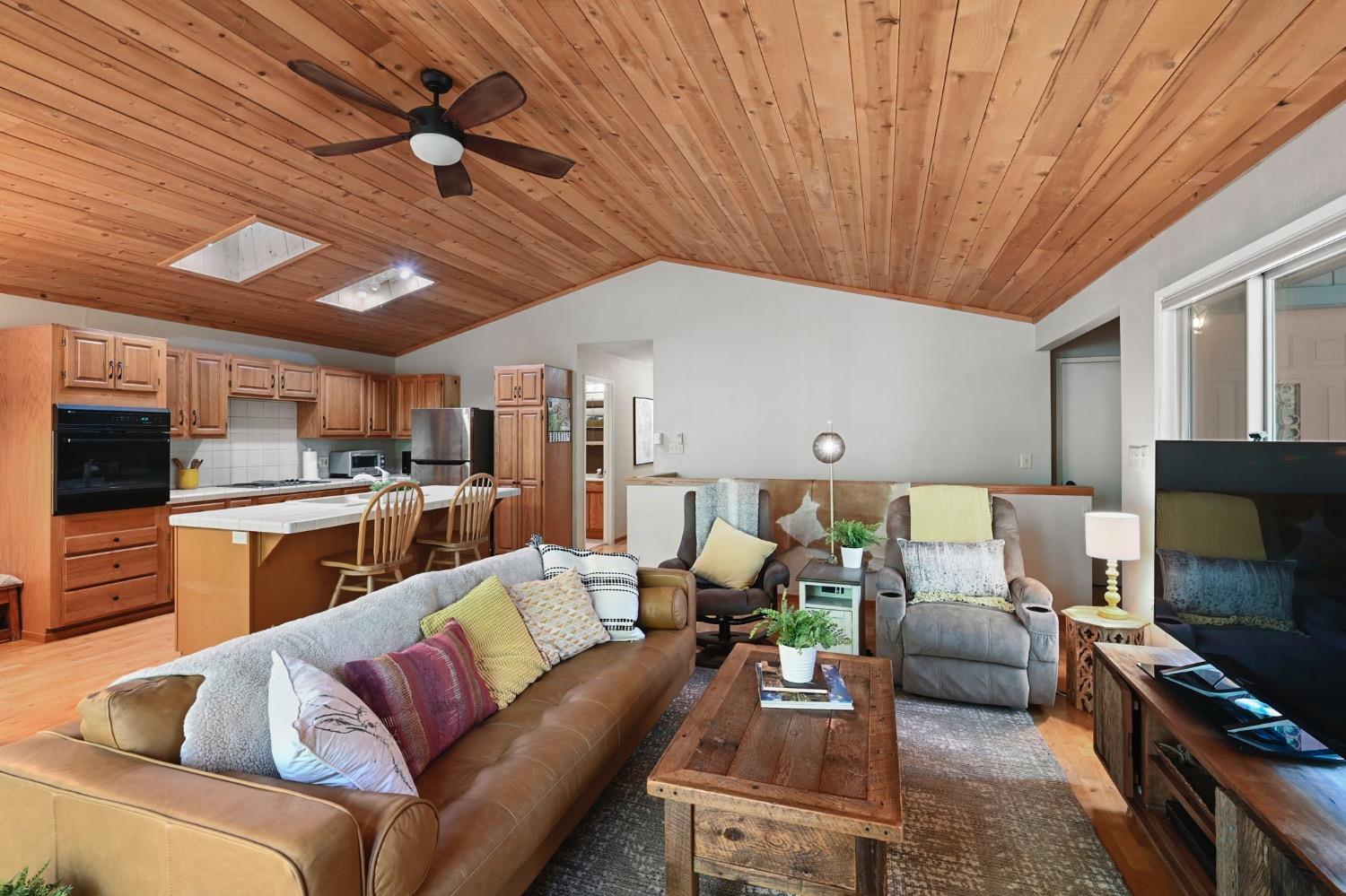 2042 South Sierra View