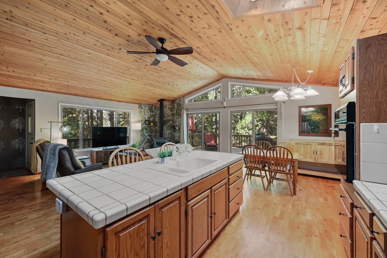 2042 South Sierra View