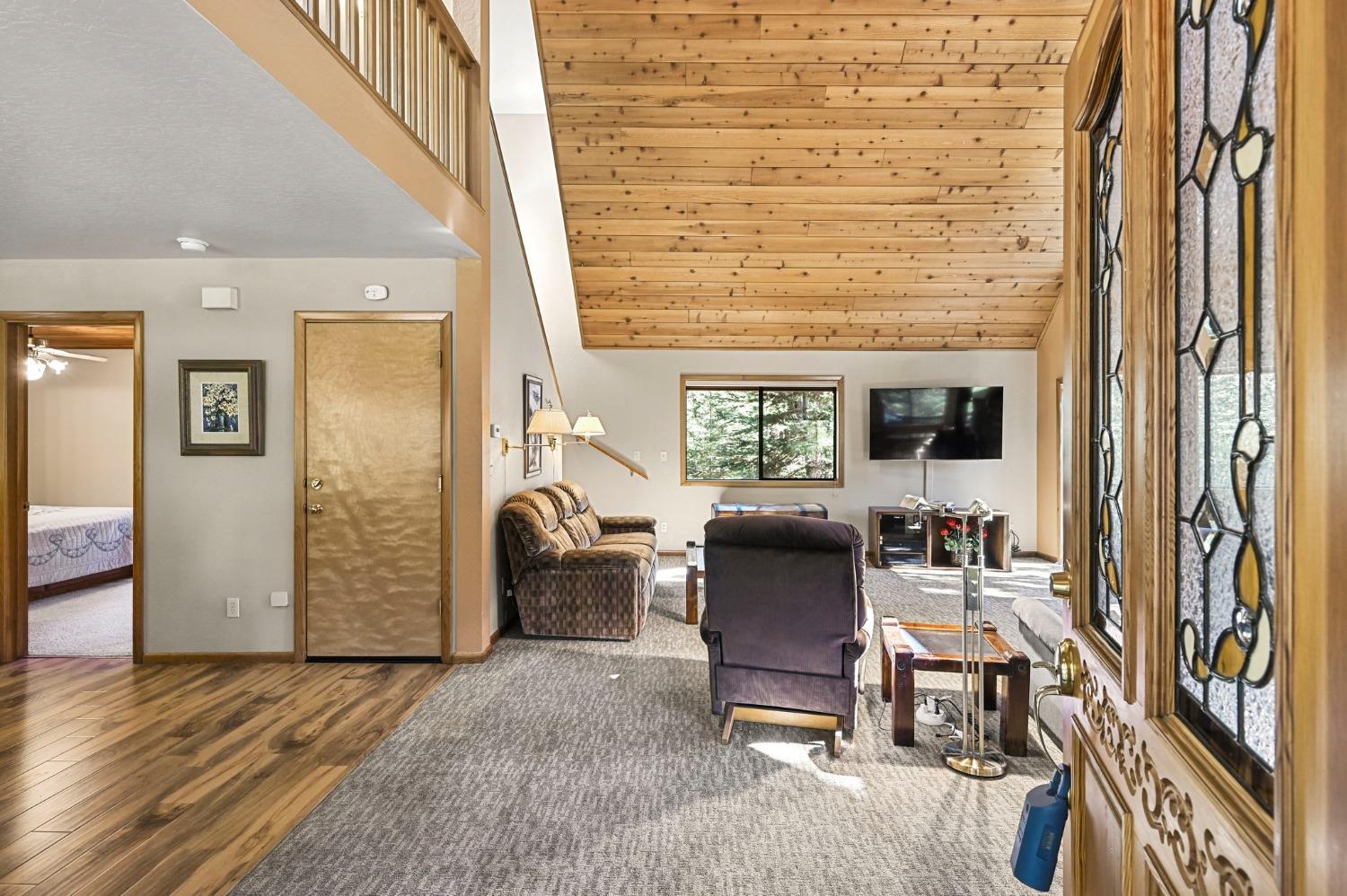 1075 Meadow Drive