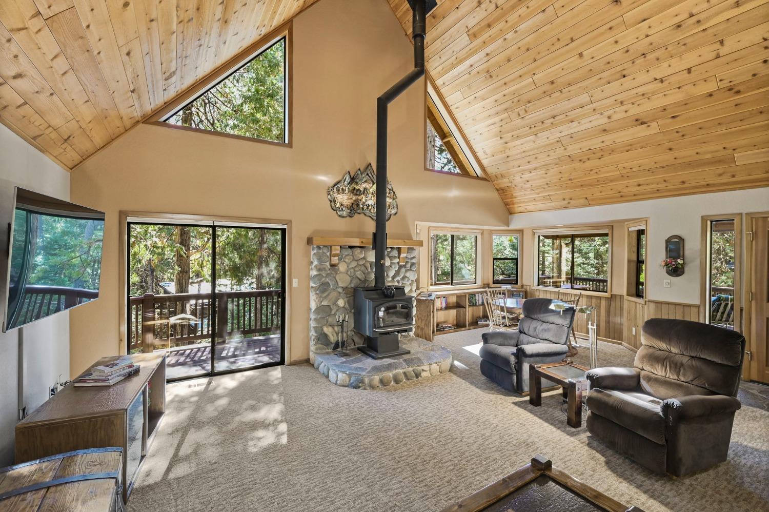 1075 Meadow Drive