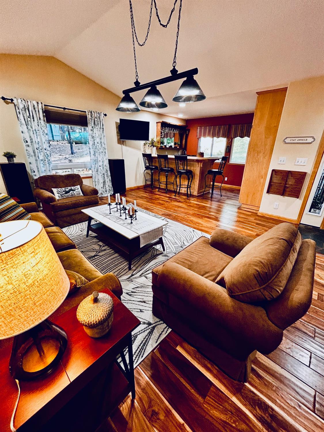 1871 Manzanita Drive