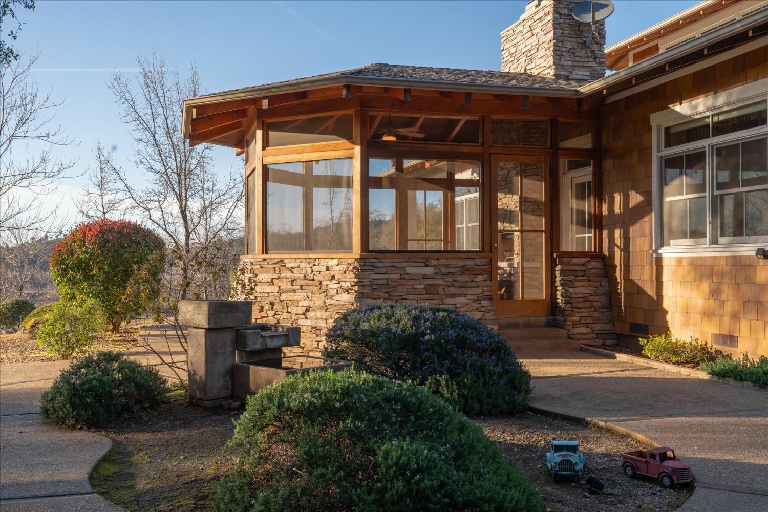 1500 Vineyard Terrace