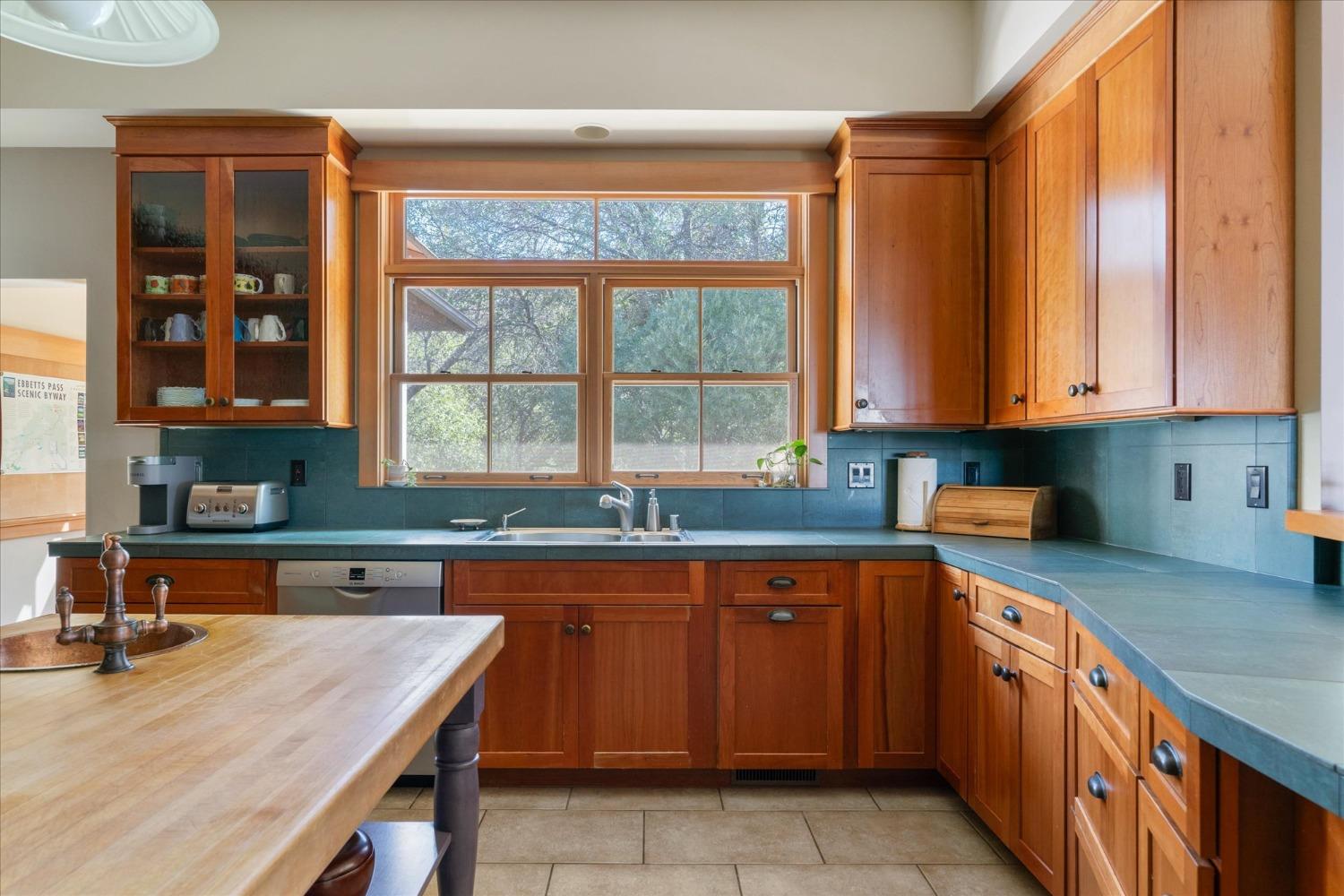 1500 Vineyard Terrace