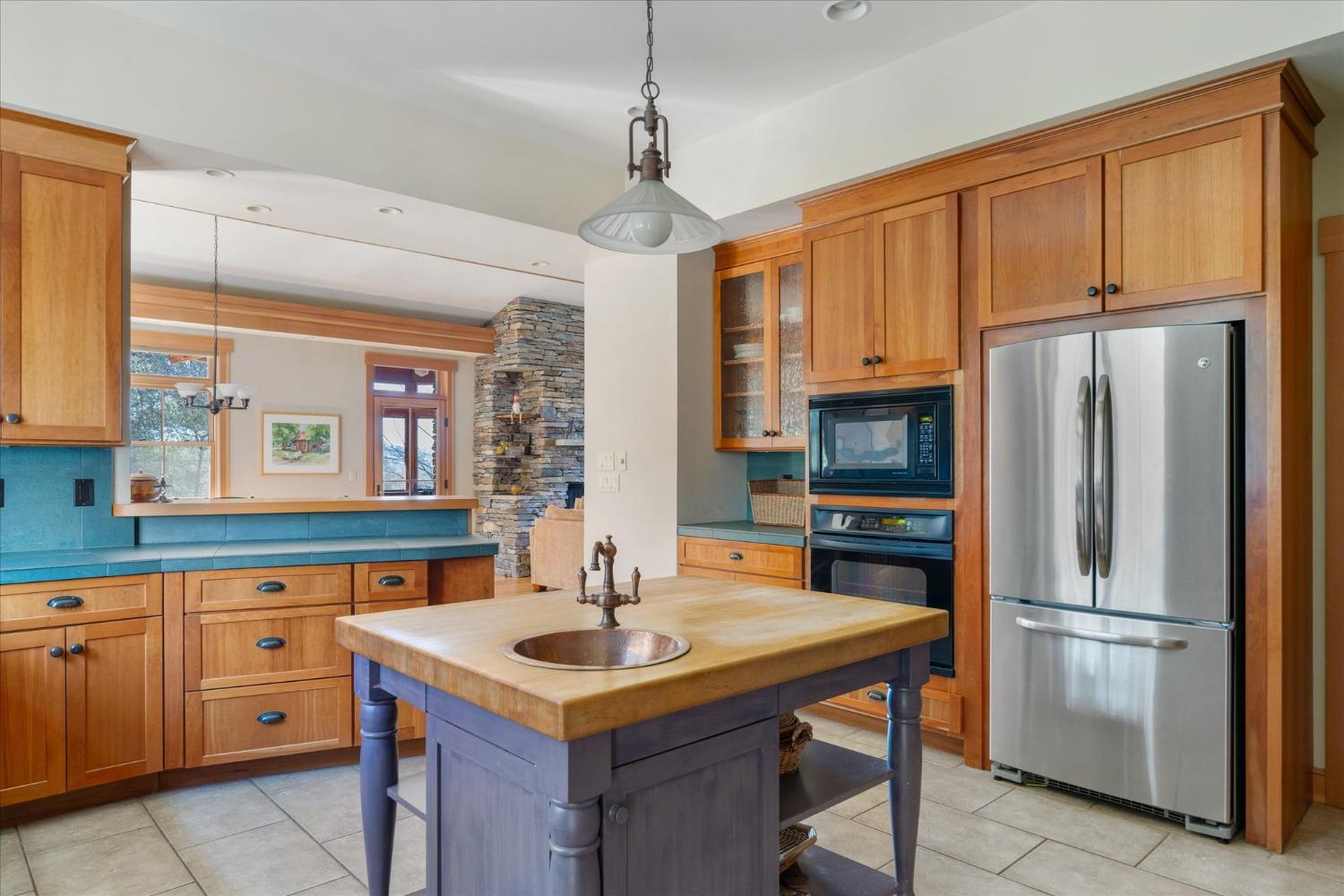 1500 Vineyard Terrace
