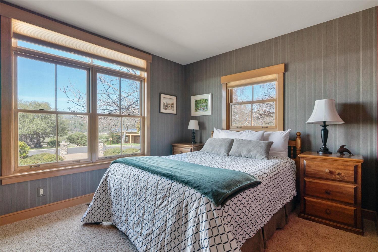 1500 Vineyard Terrace