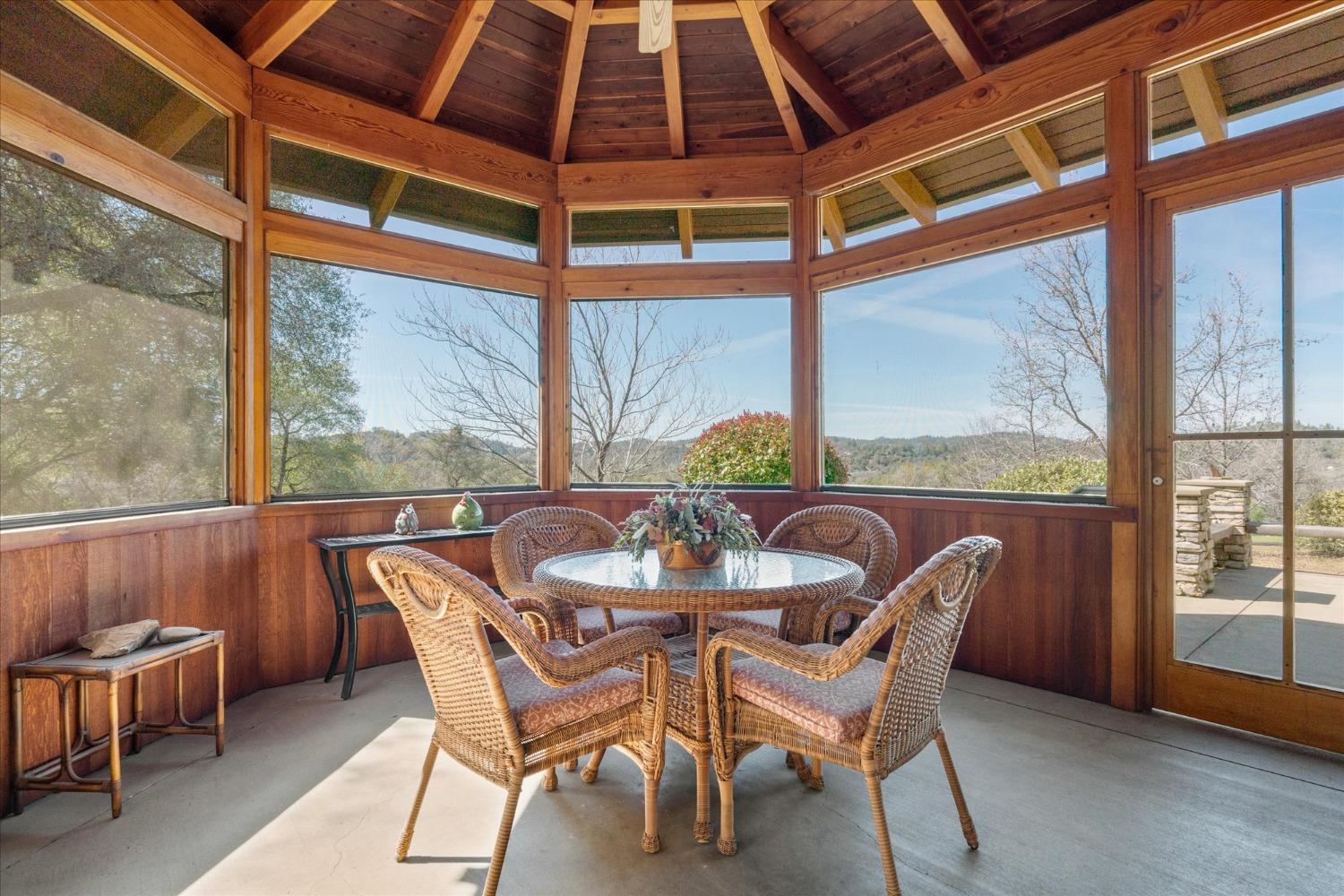 1500 Vineyard Terrace