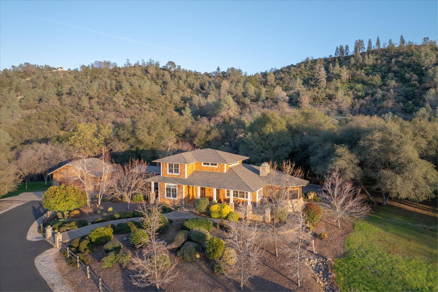 1500 Vineyard Terrace