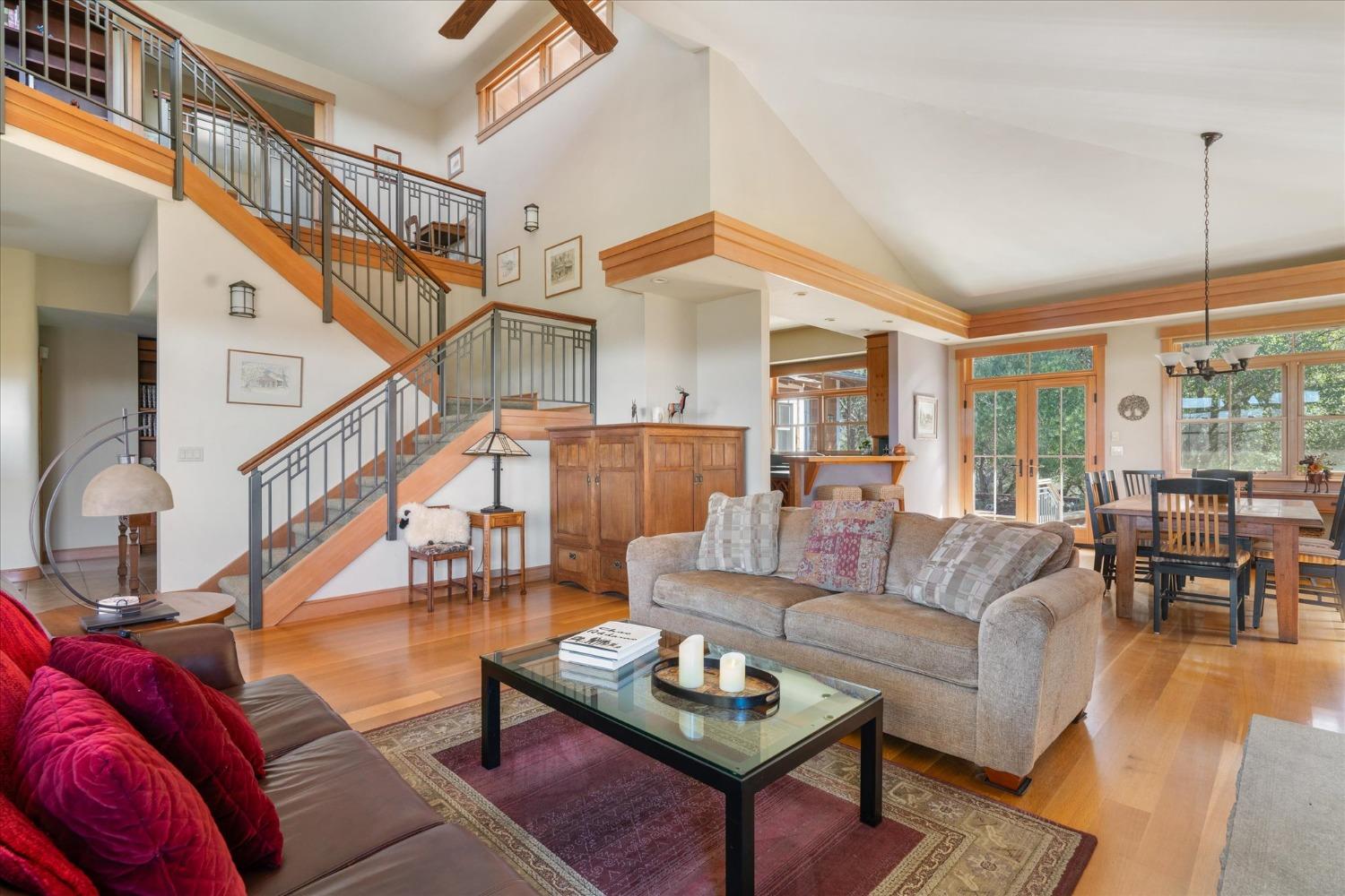 1500 Vineyard Terrace