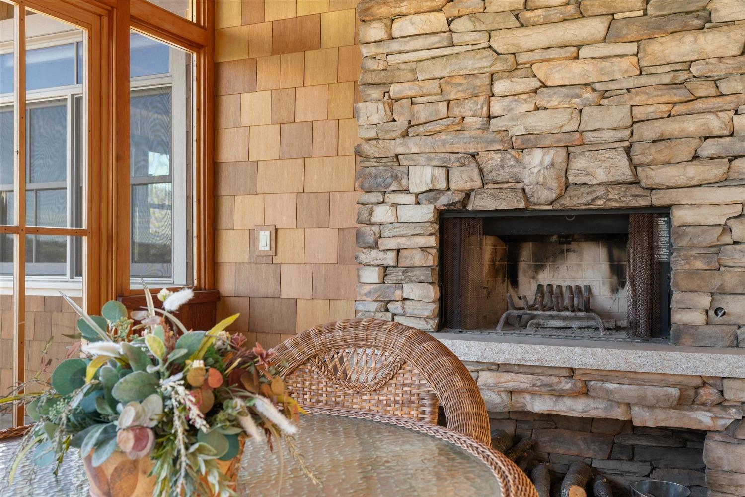 1500 Vineyard Terrace