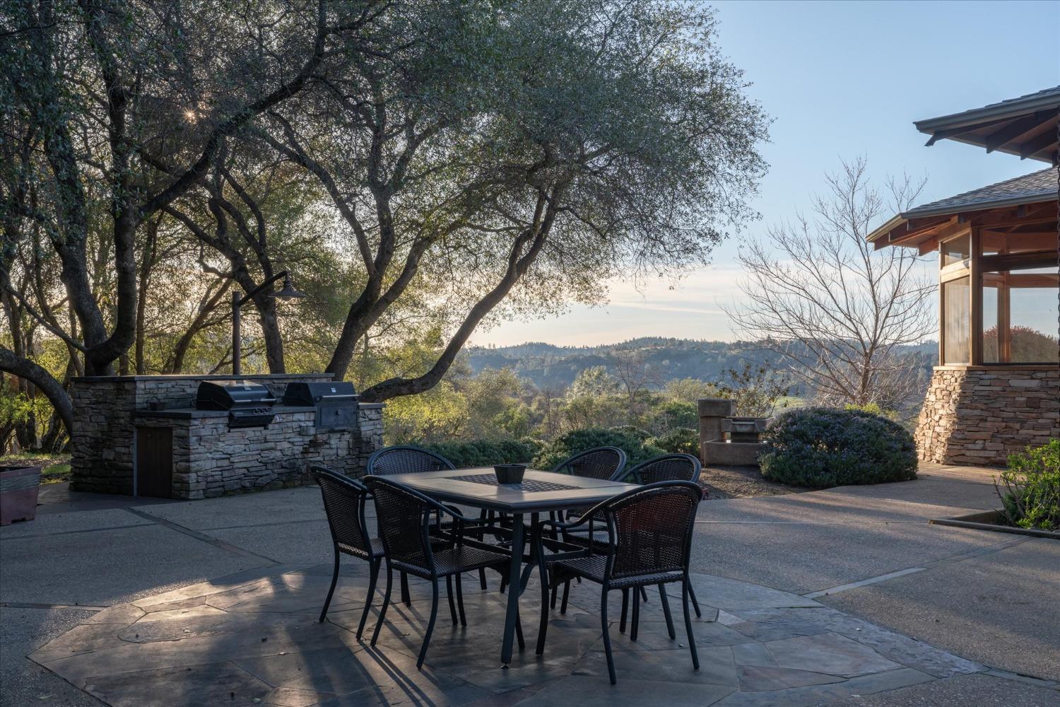 1500 Vineyard Terrace