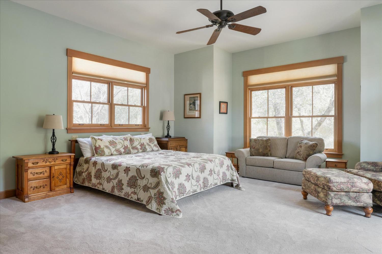 1500 Vineyard Terrace