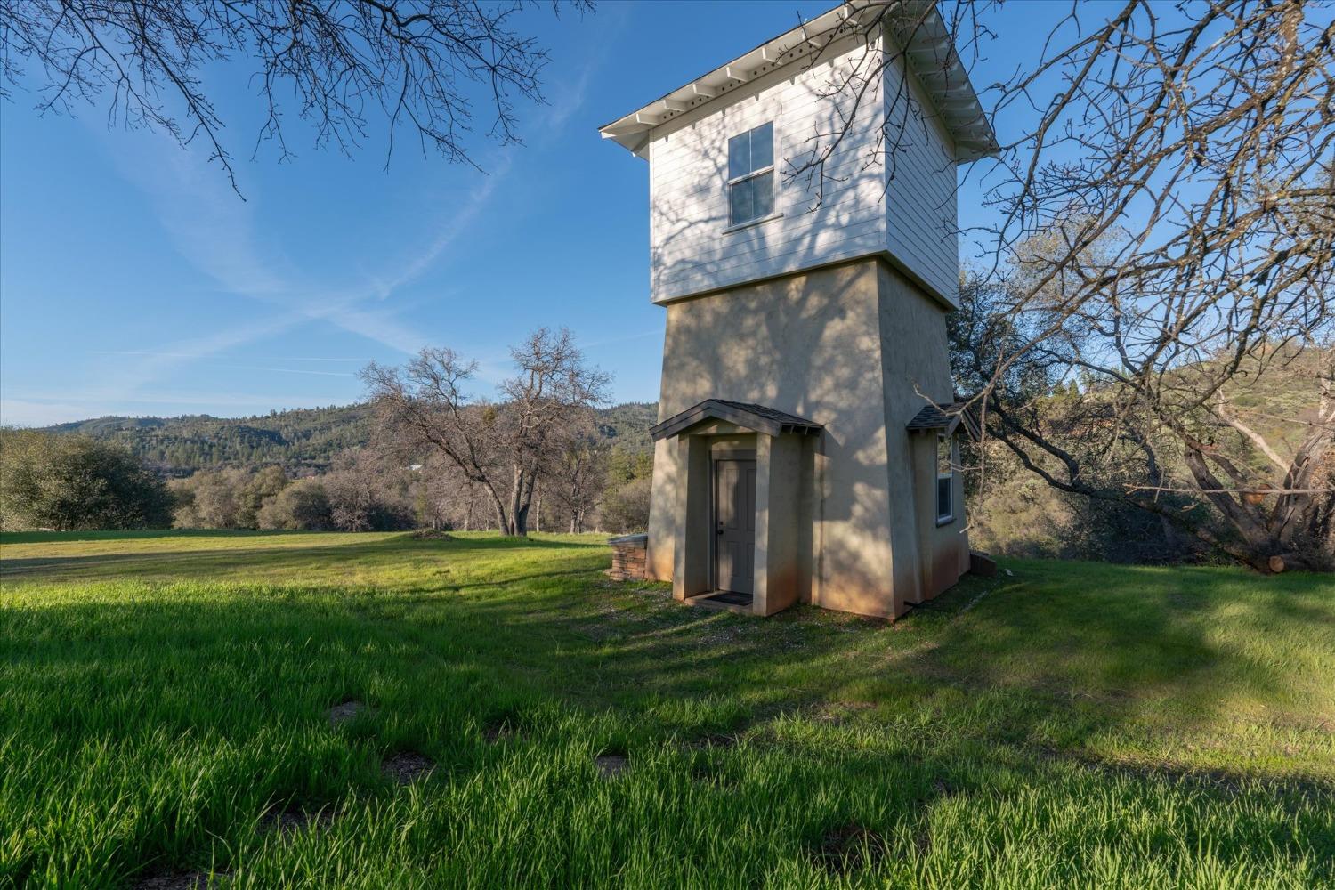 1500 Vineyard Terrace
