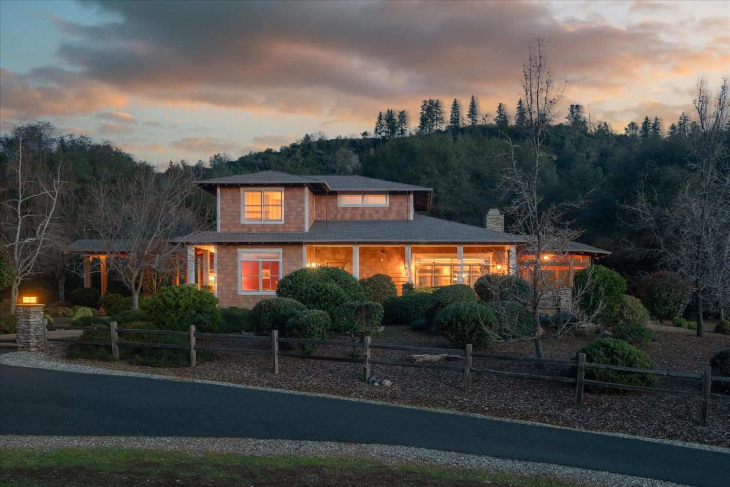 1500 Vineyard Terrace