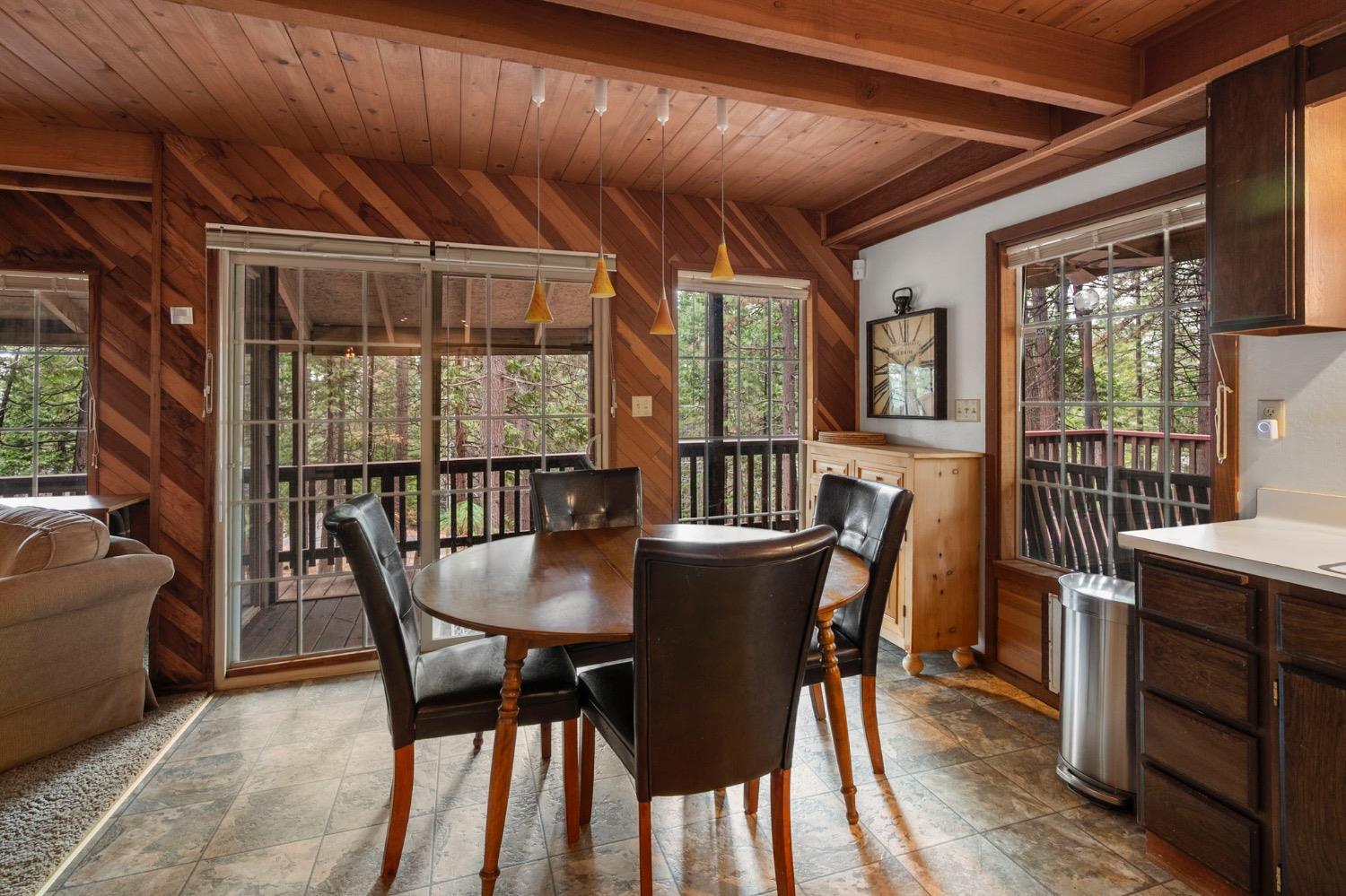 2060 Baywood View