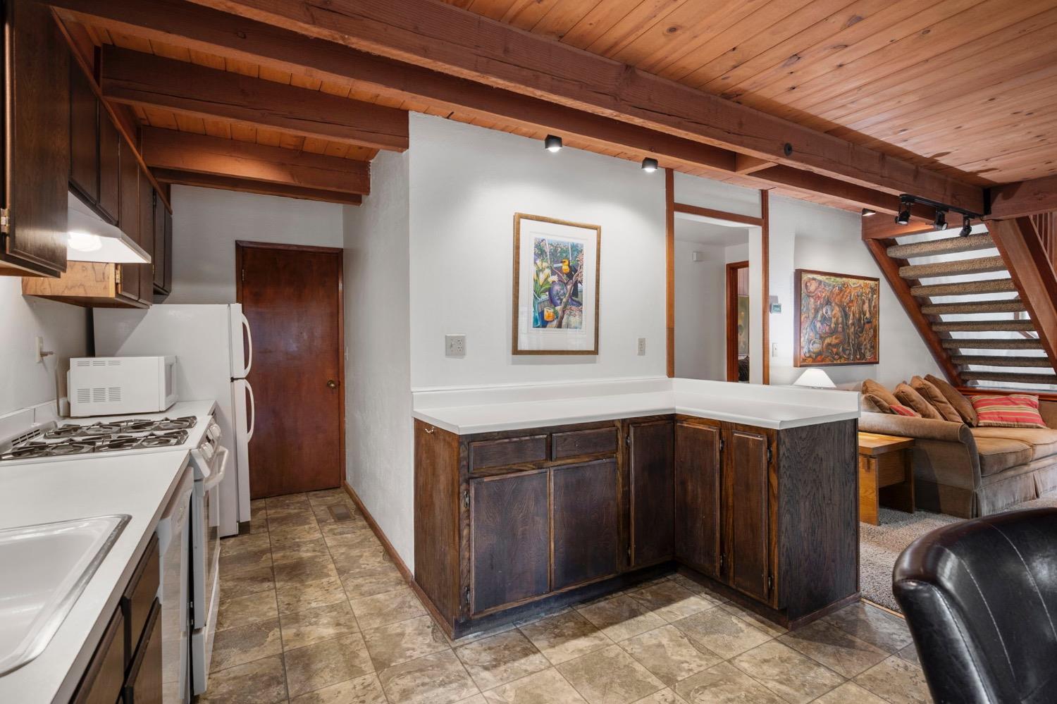 2060 Baywood View