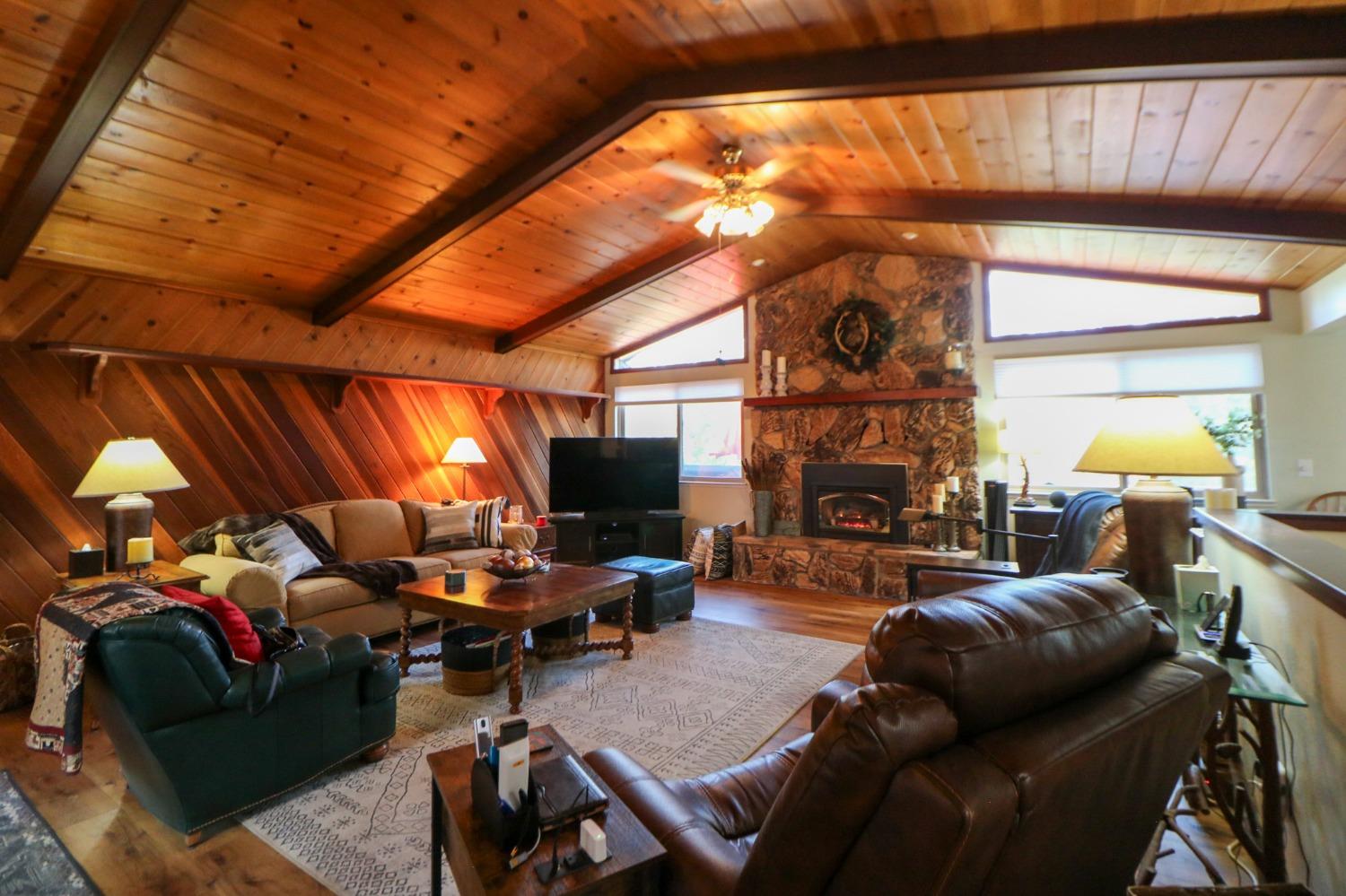2051 Georgeann Drive