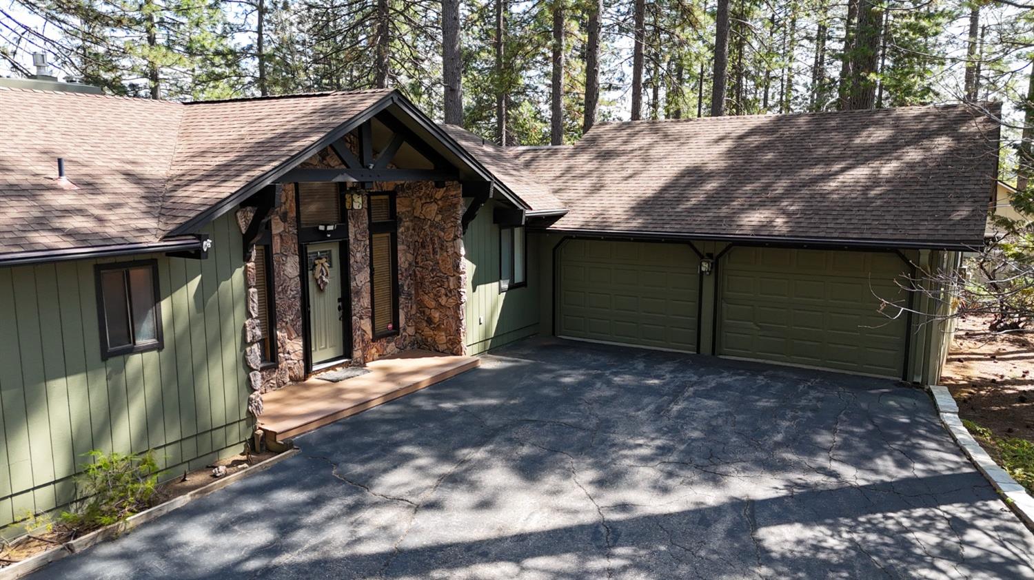 2051 Georgeann Drive
