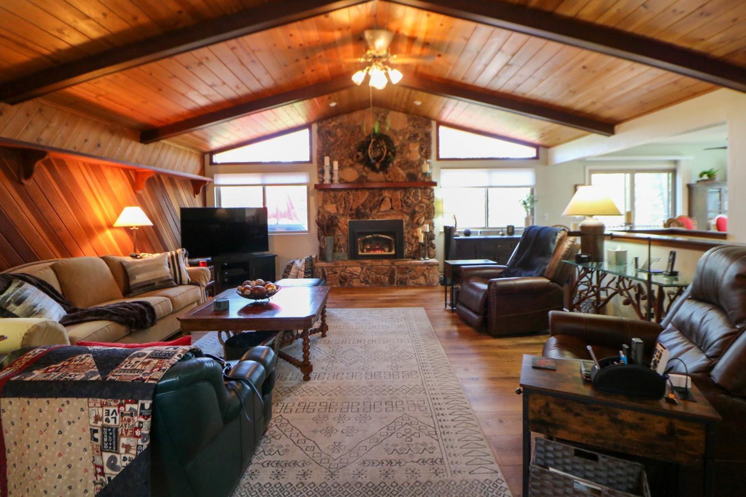 2051 Georgeann Drive