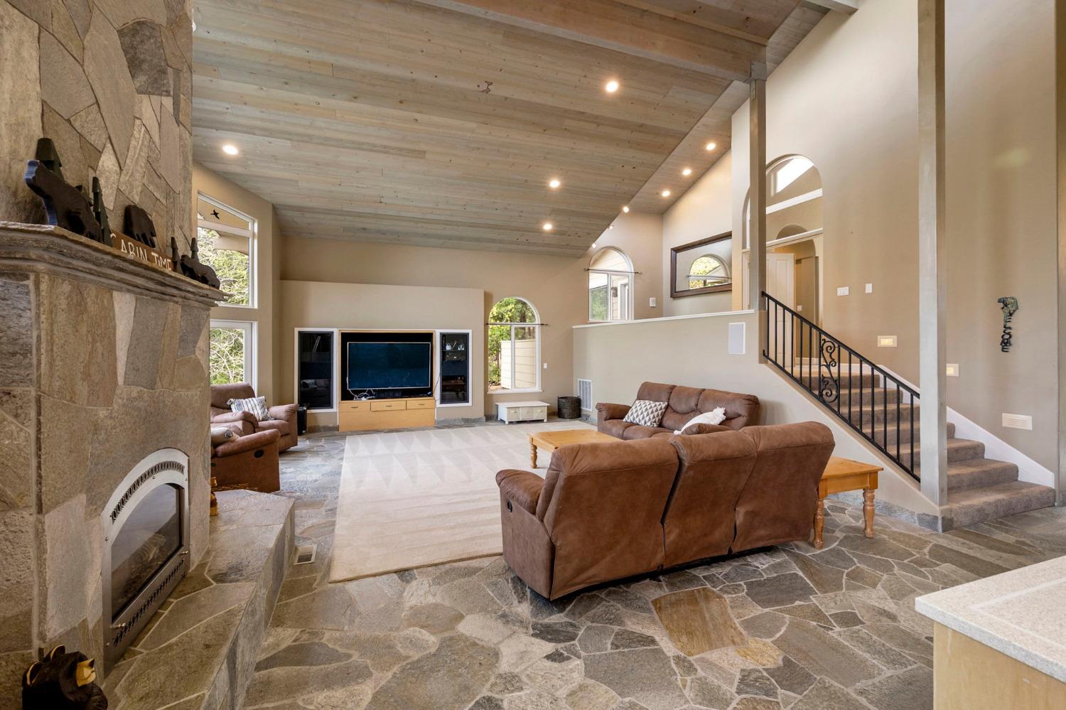 1236 Brae Burn Drive