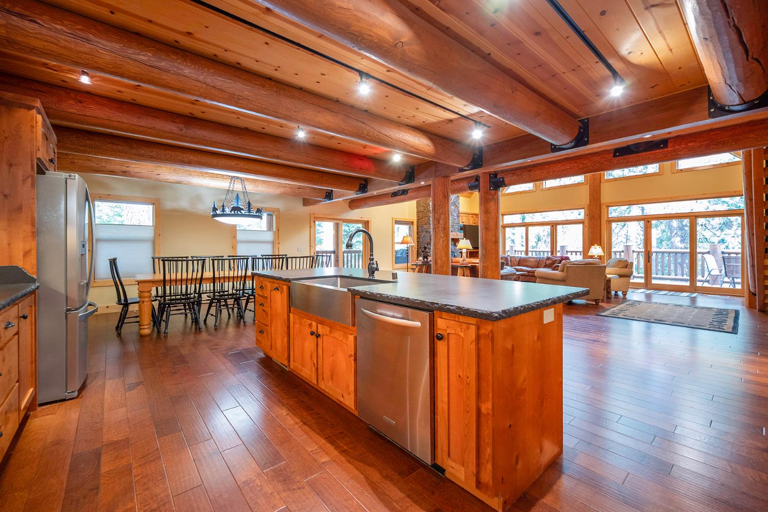 1371 Shannon Way
