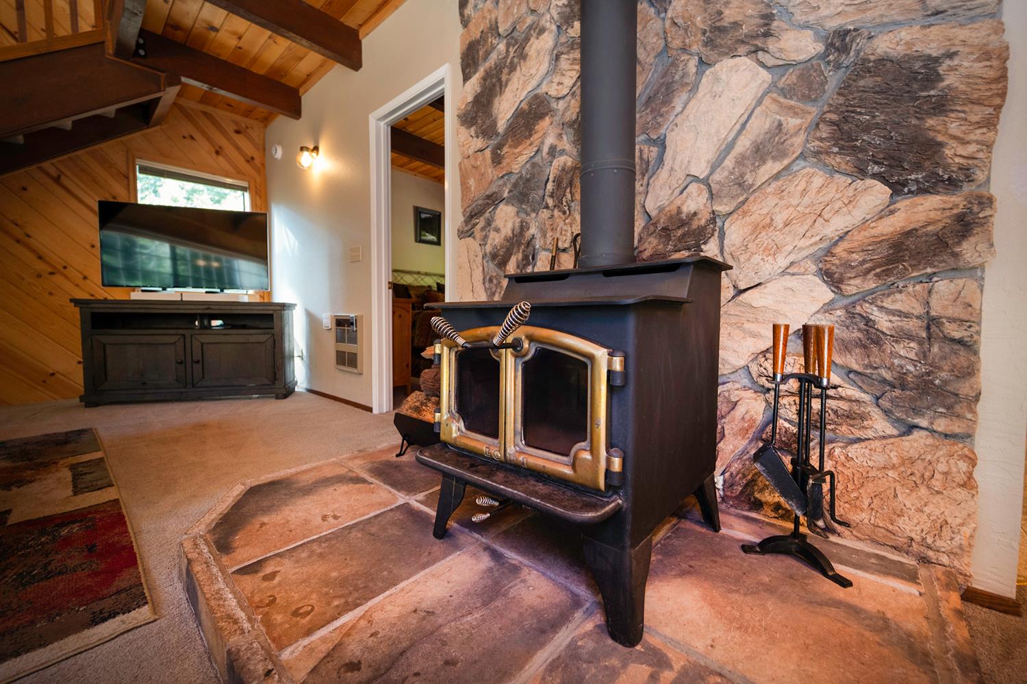 3413 Shoshone Drive