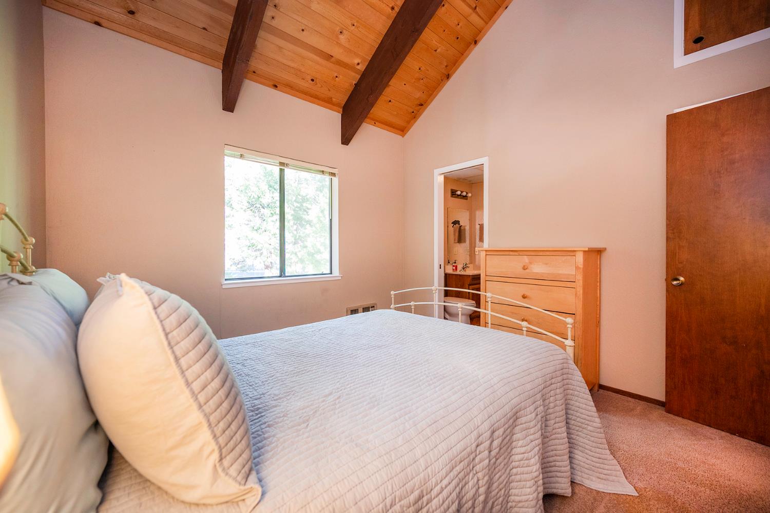 3413 Shoshone Drive