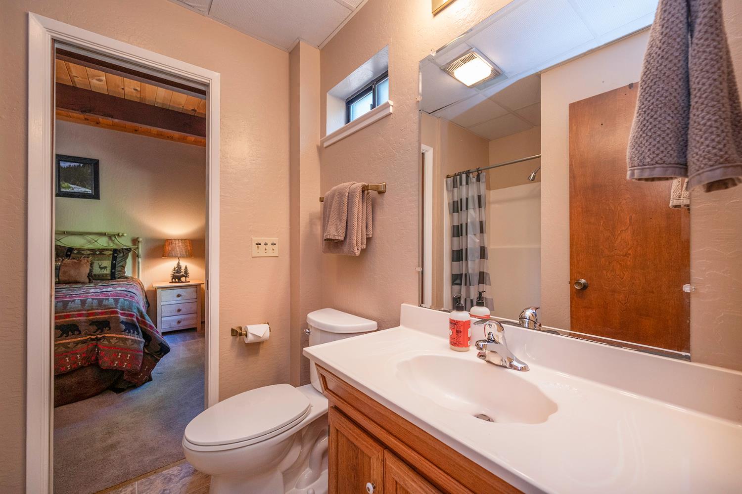 3413 Shoshone Drive