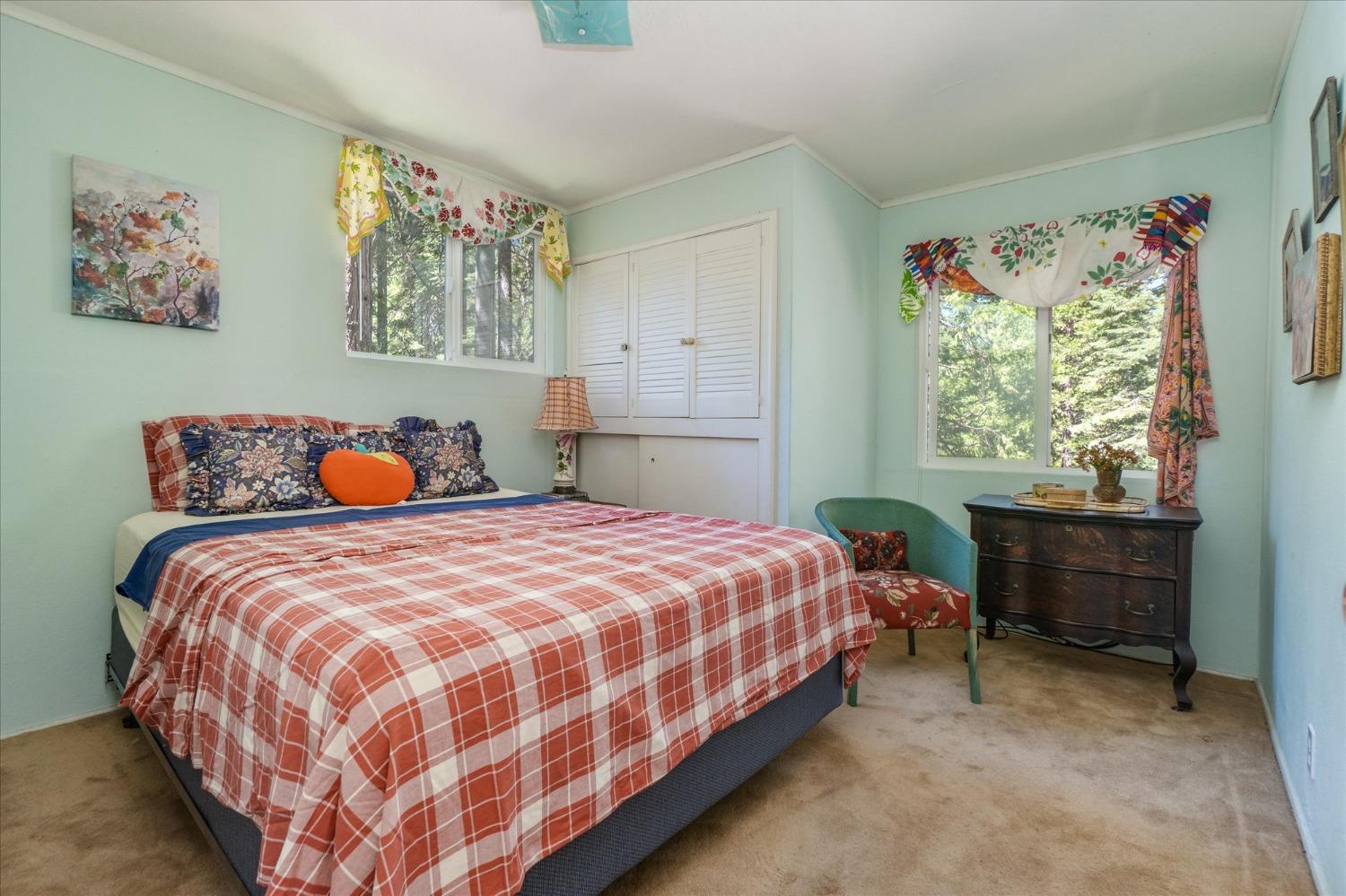 1276 Laurel Circle