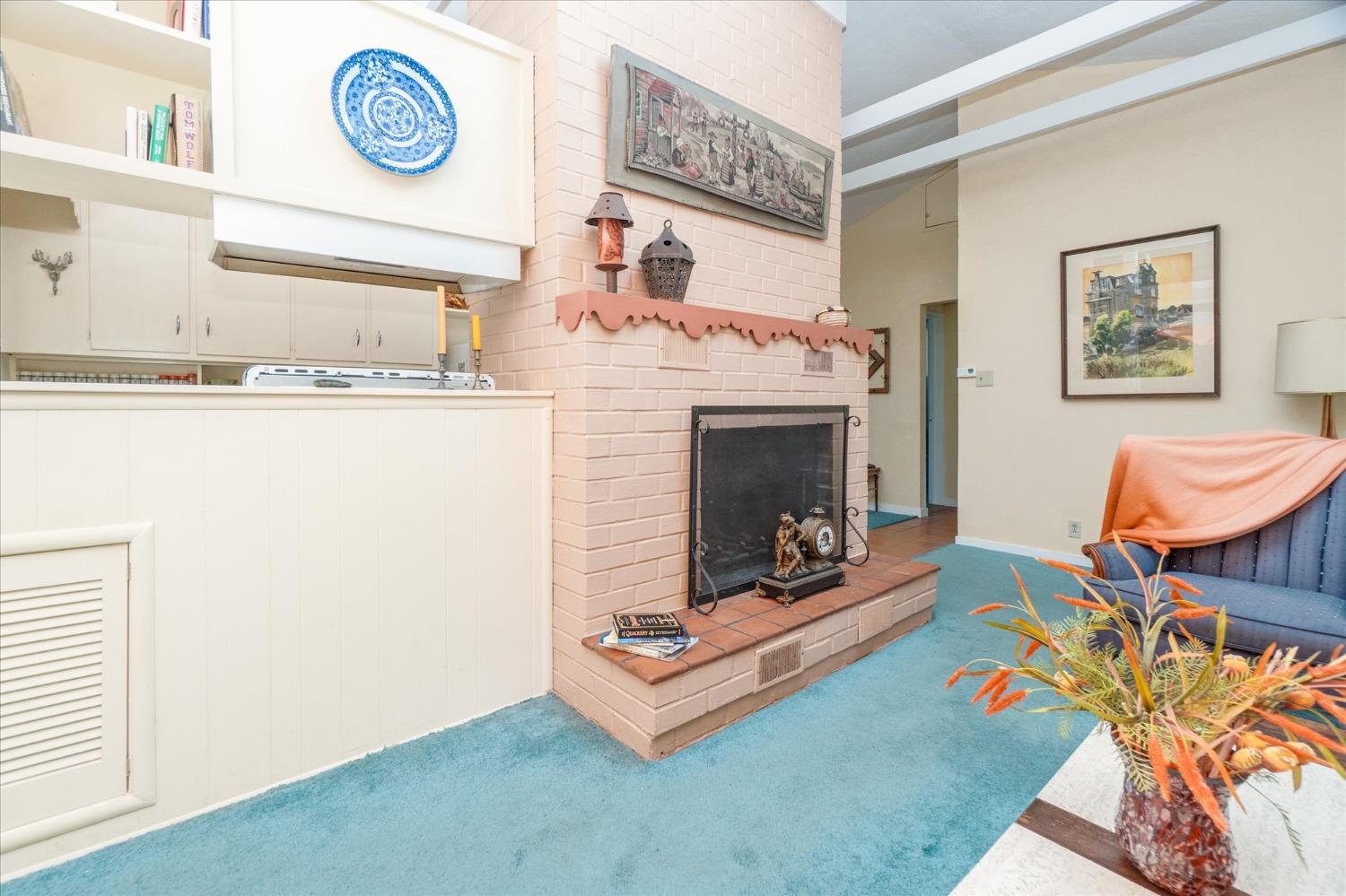 1276 Laurel Circle