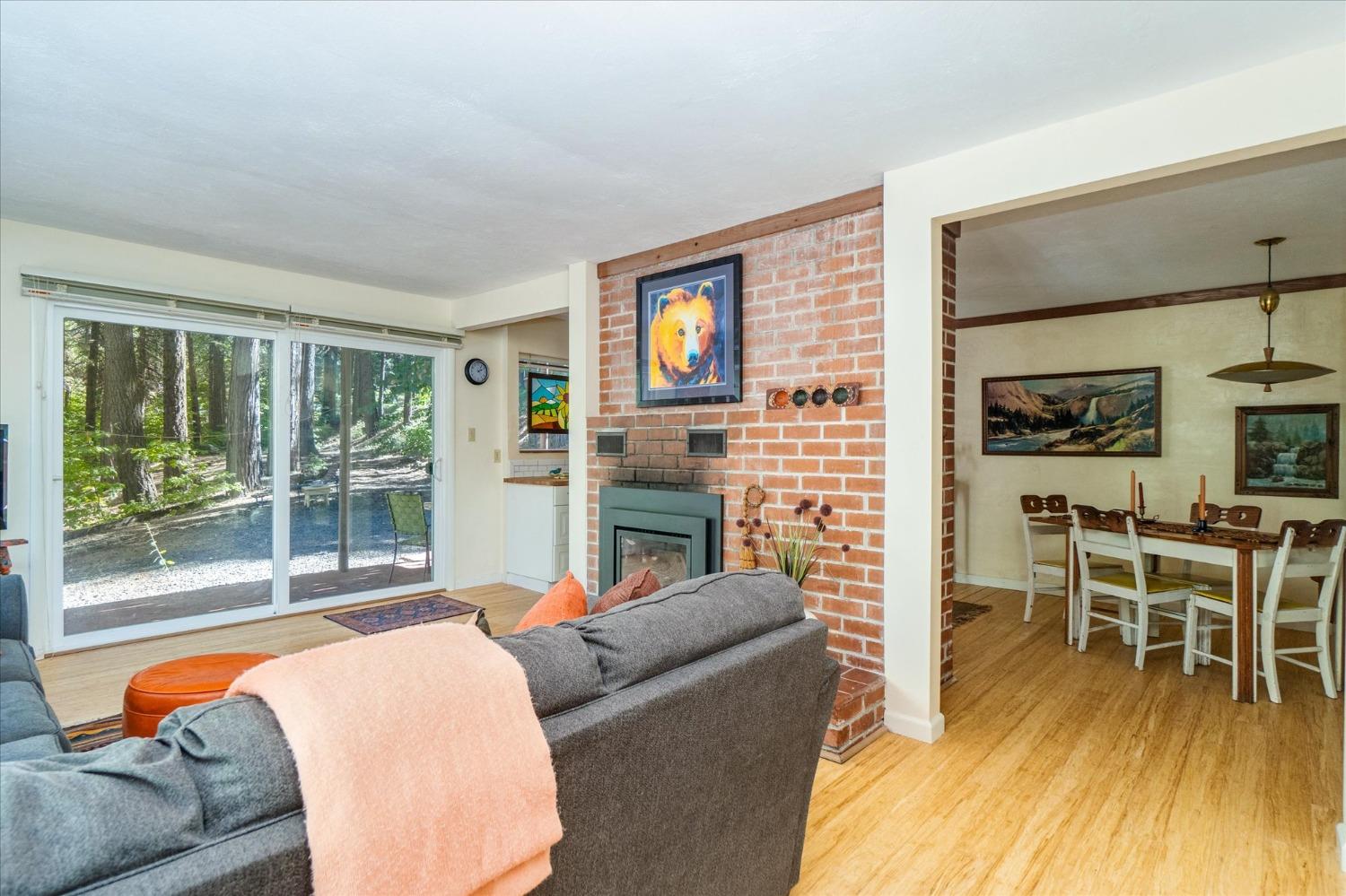 1276 Laurel Circle