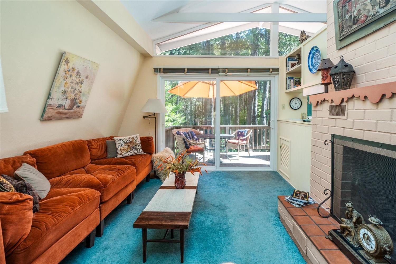 1276 Laurel Circle
