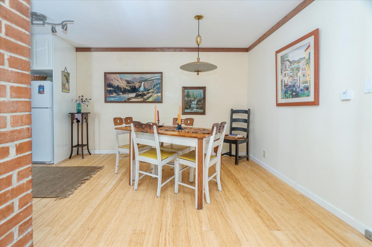 1276 Laurel Circle