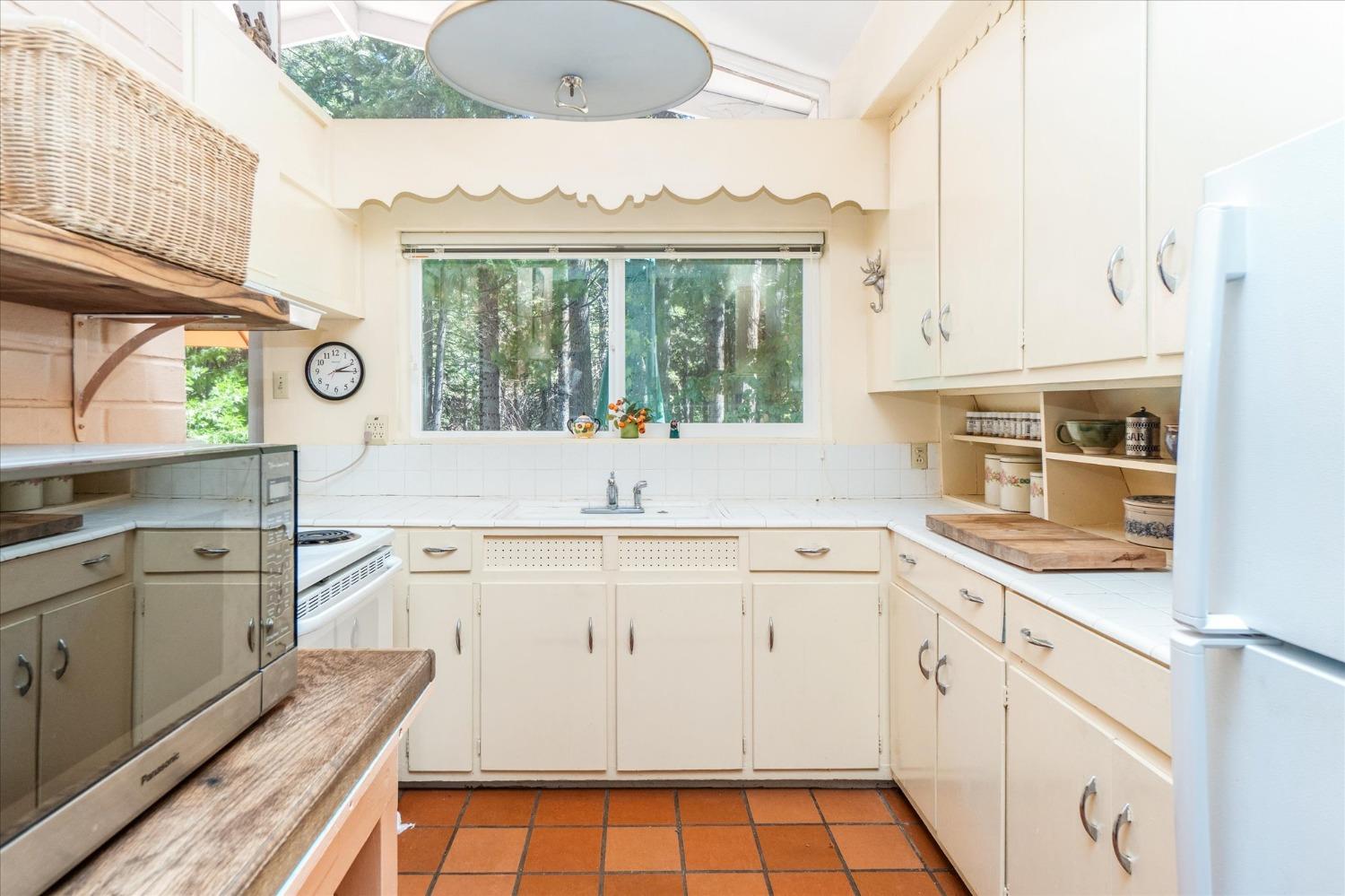 1276 Laurel Circle