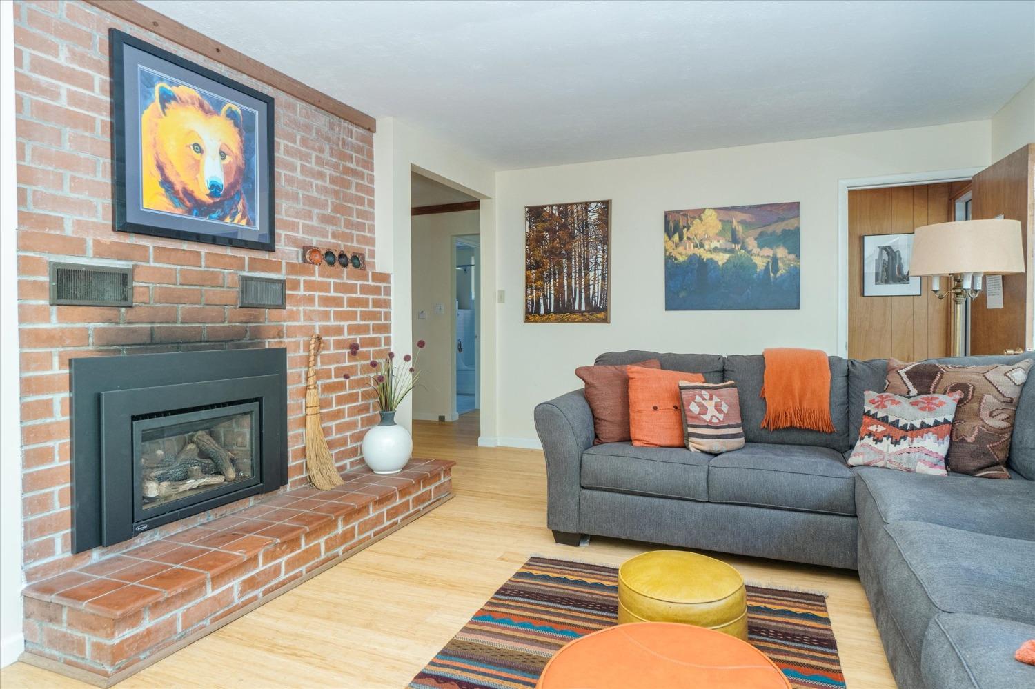 1276 Laurel Circle