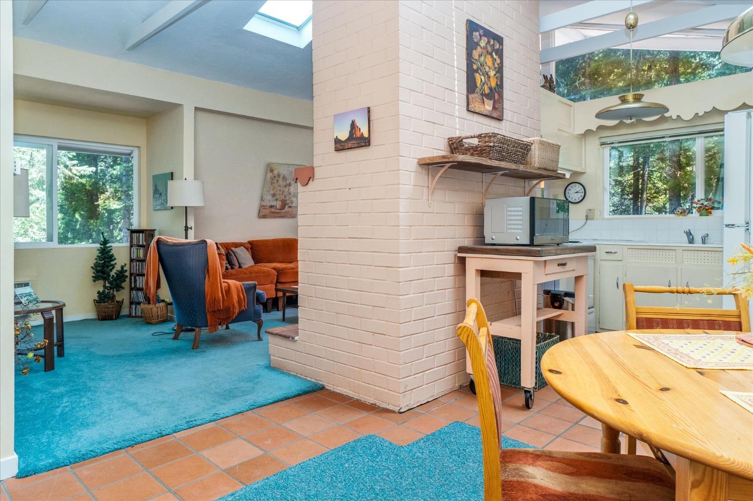 1276 Laurel Circle