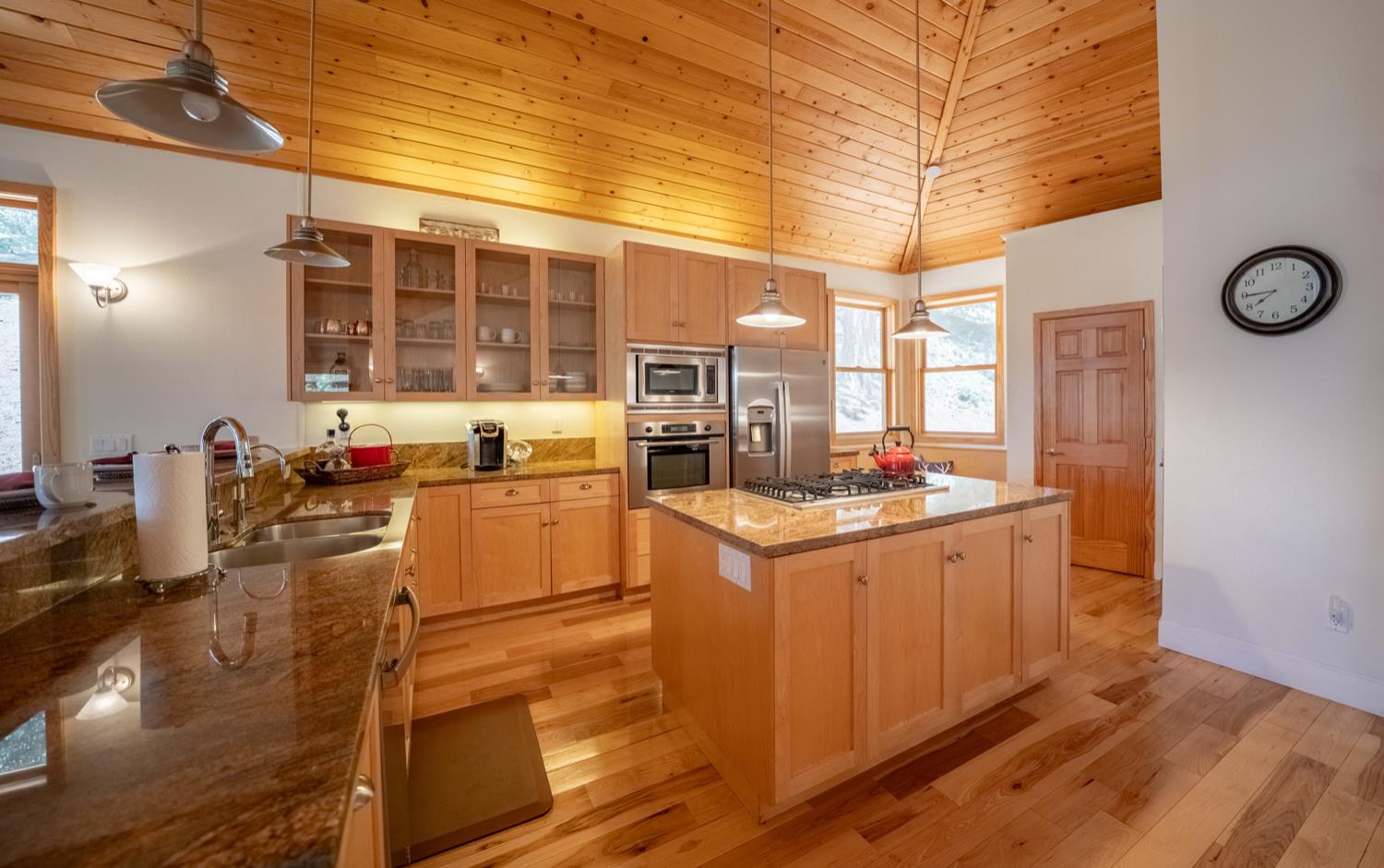 1685 Tamarack Dr