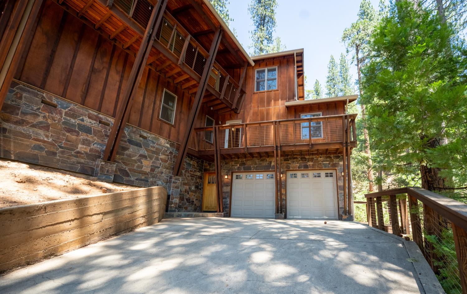 1685 Tamarack Dr