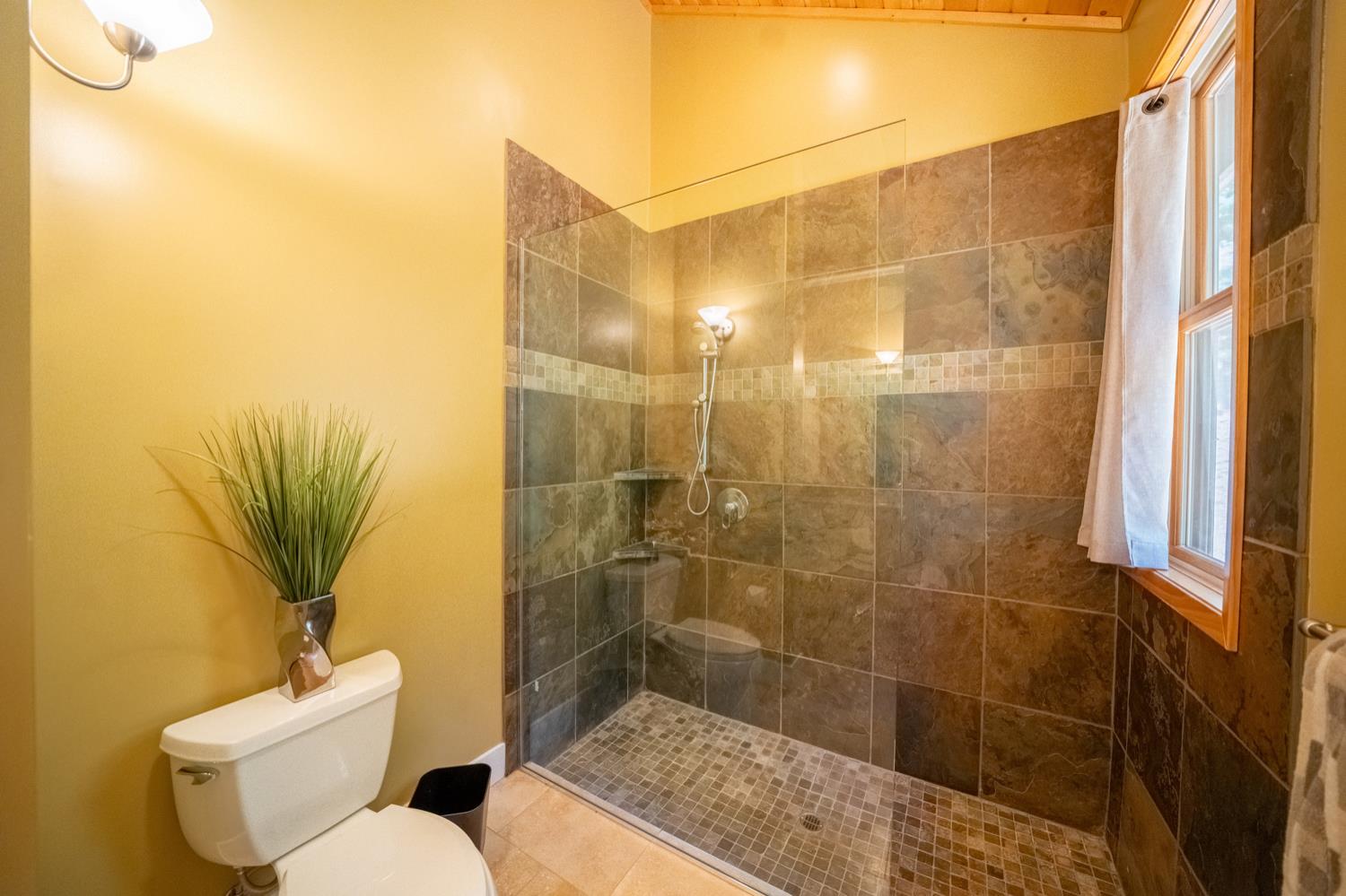 1685 Tamarack Dr