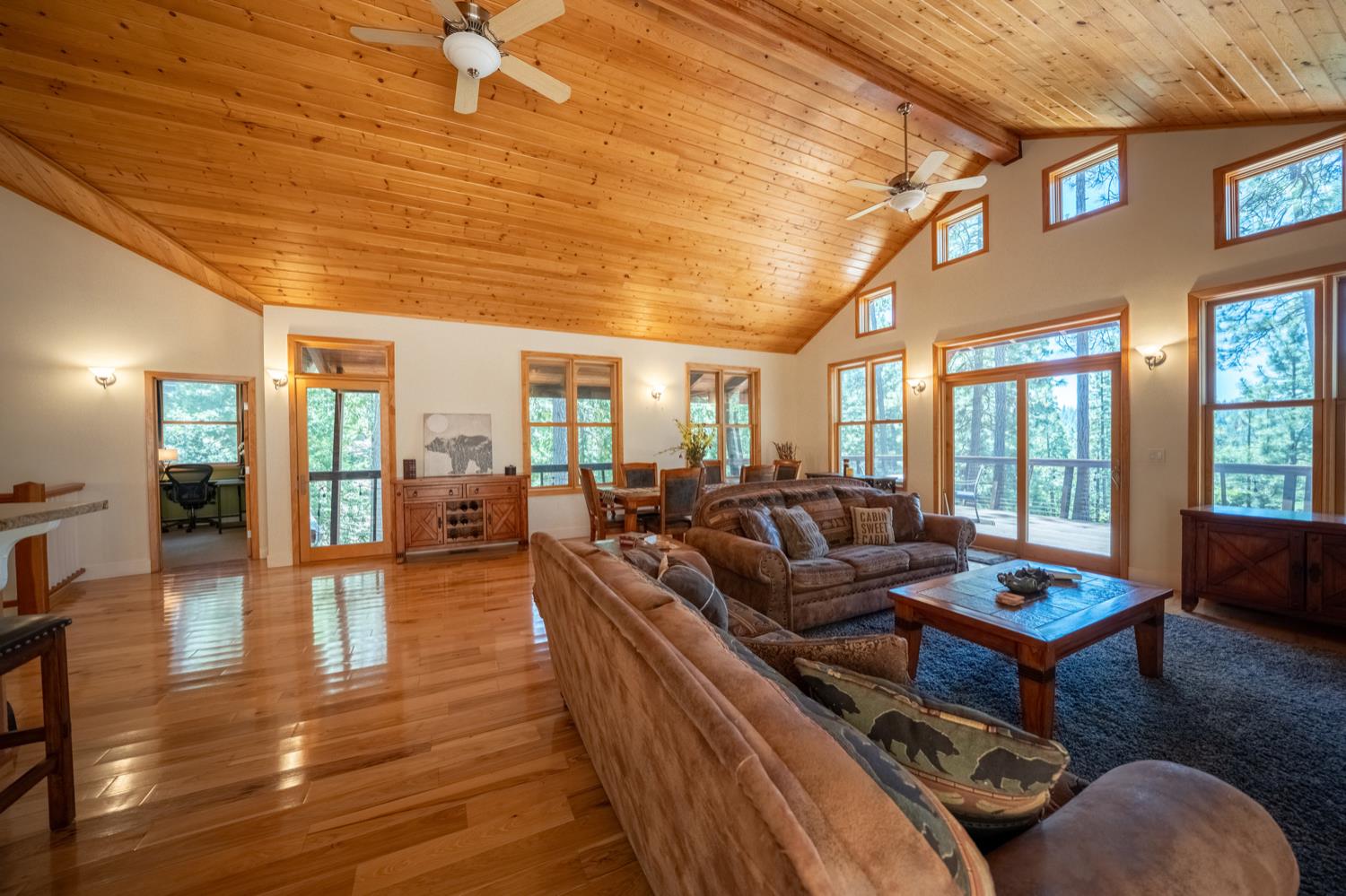 1685 Tamarack Dr